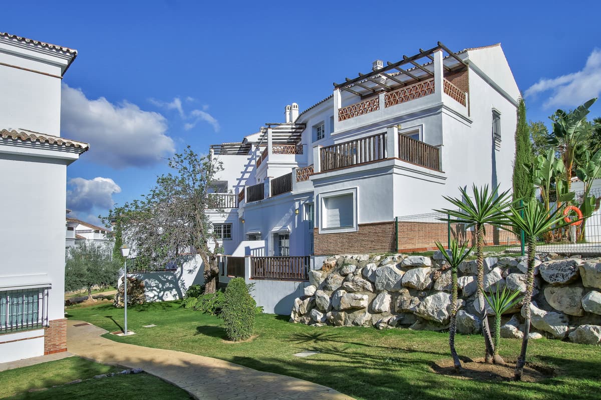 Wonderful house has just been put up for sale in the scenic Golf Resort near Malaga. The area and the course are a big favorite among golfers, who are attracted by 27 holes in top quality. In addition, weekly tournaments and events are held all year round, so there are every opportunity to join the community and participate in social pleasures. Ask for more info, price list and floor plans. The resort includes driving range, putting greens, paddle tennis courts, swimming pools, restaurant and bar.