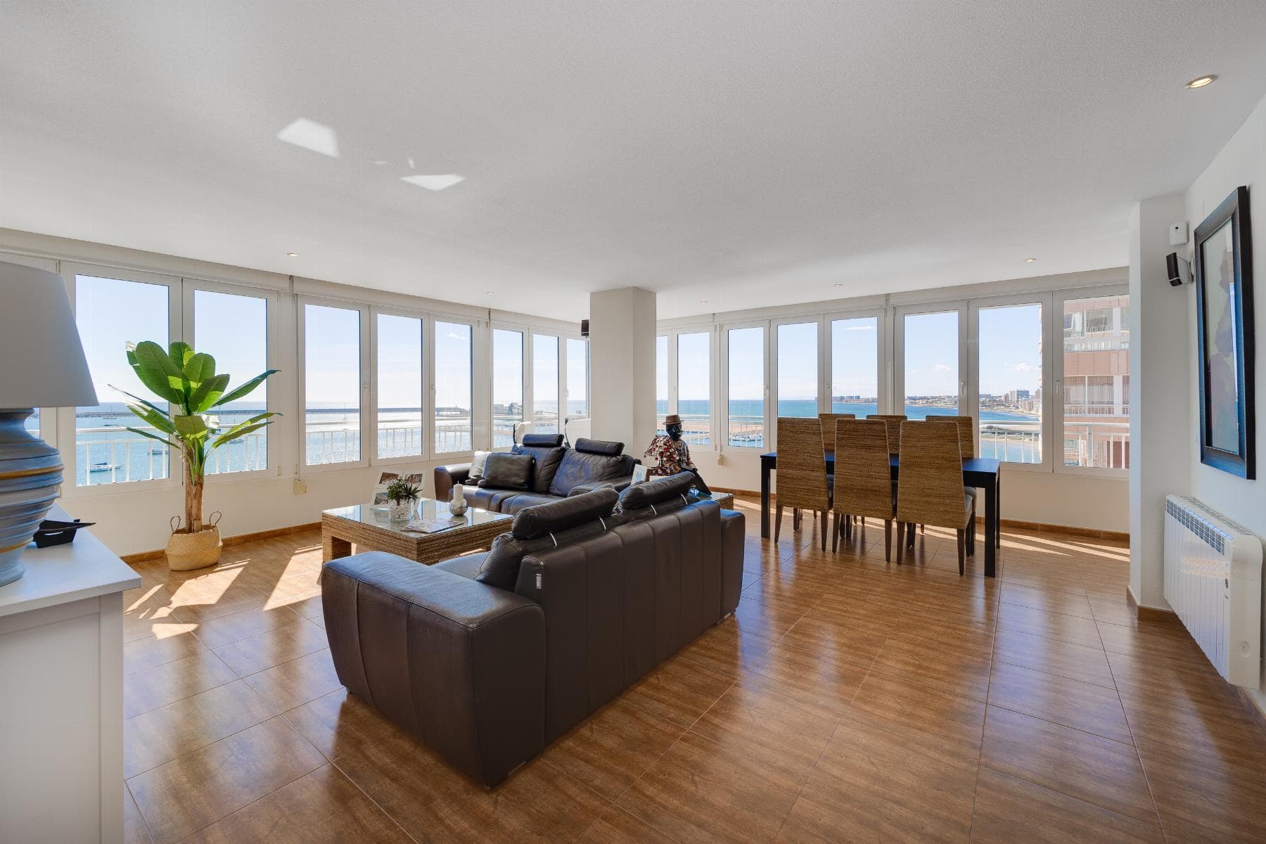 Bedrooms: 3, Bathrooms: 2, Apartment in Torrevieja, Alicante, Spain