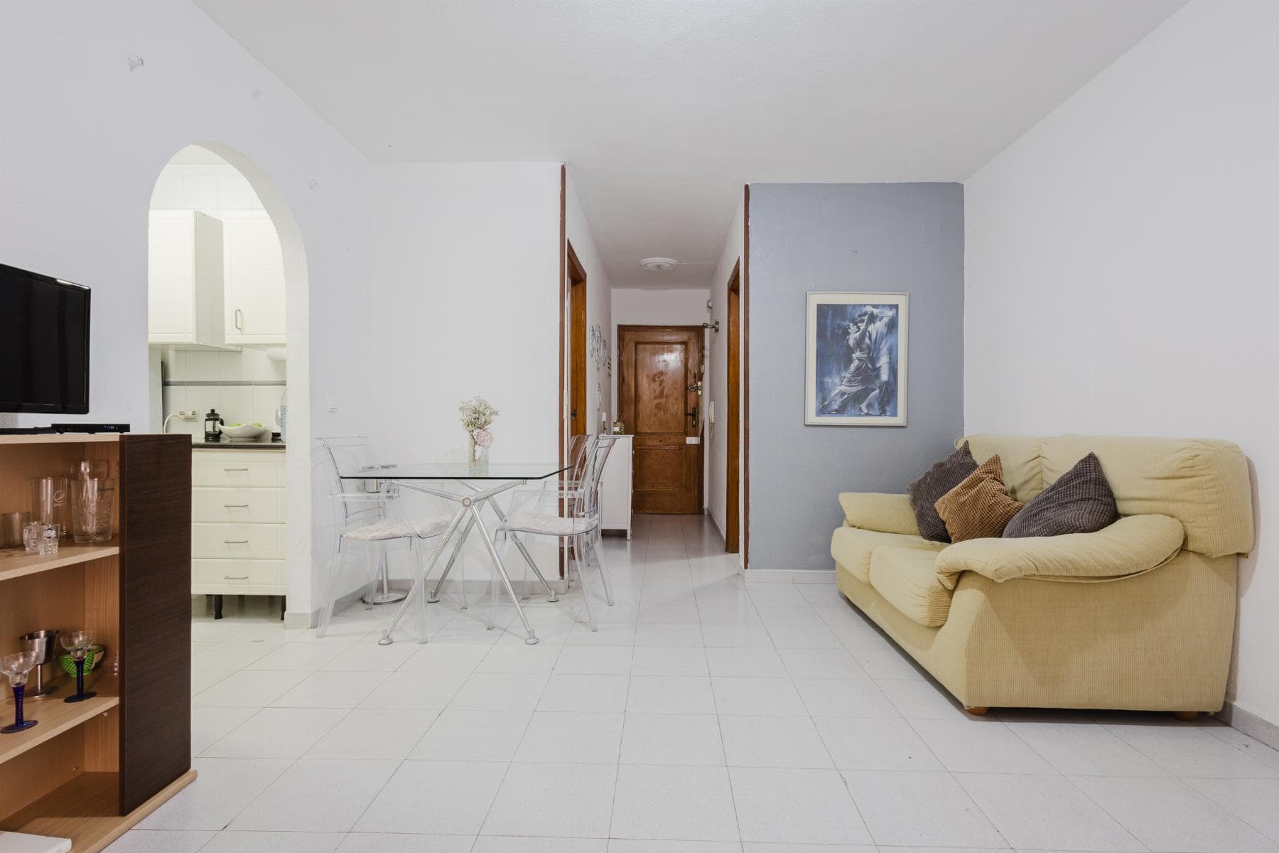 LIVE STEPS FROM THE SEA APARTMENT IN TORREVIEJA WITH A PRIME LOCATION FOR €126,000Looking for the perfect apartment to enjoy the sun, the sea, and Mediterranean living all year round This is your opportunity. Located on the first floor in one of Torreviejas most vibrant areas, just 220m from Acequión Beach and 260m from Los Náufragos Beach, this home offers it all location, comfort, and quality of life.With 50 m² of built space plus a cozy 5m² terrace, the apartment features 2 bedrooms, 1 full bathroom, an independent kitchen with access to a light patio, and excellent southeast orientation for all-day natural light.Ideally situated within walking distance to restaurants, supermarkets, pharmacies, bars, shopping centers, and public transport and just 45 minutes by car from Alicante International Airport. Perfect as a permanent home, a rental investment, or a holiday getaway. Nearby tourist attractionsParque de las Naciones (1 km)Habaneras Shopping Center (2.5 km)Torrevieja Salt Lakes (3 km)Promenade and Marina (1.2 km)Aquopolis Water Park (10 min by car) Torrevieja offers over 300 sunny days a year, a healthy outdoor lifestyle, warm coastal waters, and a multicultural atmosphere making it one of the most sought-after destinations on the Costa Blanca. The apartment is move-in ready, with no renovations needed. Just bring your suitcase and start living! Contact us today and book your visit. Life by the sea starts here!