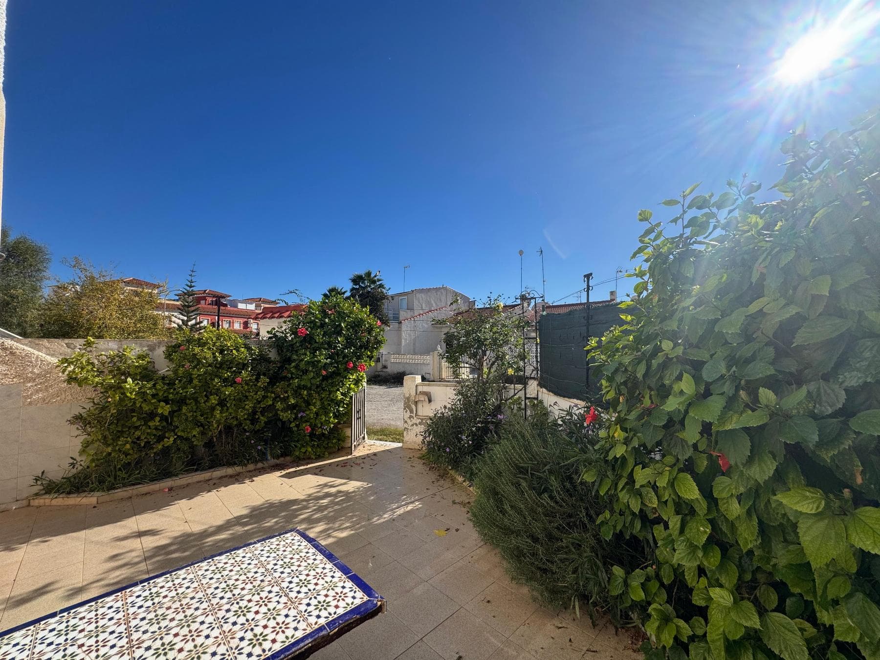 This bungalow stands out for its location and its practicality, whether youre looking to live in it or invest. 89.900 €The property offers a simple and comfortable layout. Its 47 m² are well used two spacious bedrooms, a functional bathroom, an open kitchen, and a cozy livingdining area. The 20 m² private terrace, facing south, is the kind of spot where you can enjoy slow breakfasts or quiet afternoons. Built in 1985 and in good condition, its truly ready to move in. IBI €110.56.Key FeaturesApprox. 47 m²27 m² terrace2 bedrooms1 bathroomOpen kitchen + livingdining areaSouth orientation2 km from the beachVery close to the beaches of La Mata, Los Locos, El Cura, and Cala Ferris, all with Blue Flag waters. Ideal for living, enjoying, or investing.Its located in Torrevieja, a city known for more than 300 sunny days a year, Blue Flag beaches, great Mediterranean food, and a relaxed lifestyle that makes everyday life feel lighter. The area has everything within reach supermarkets, shops, pharmacies, bars, restaurants, shopping centers, and quick access to Alicante Airport (about 40 minutes away).