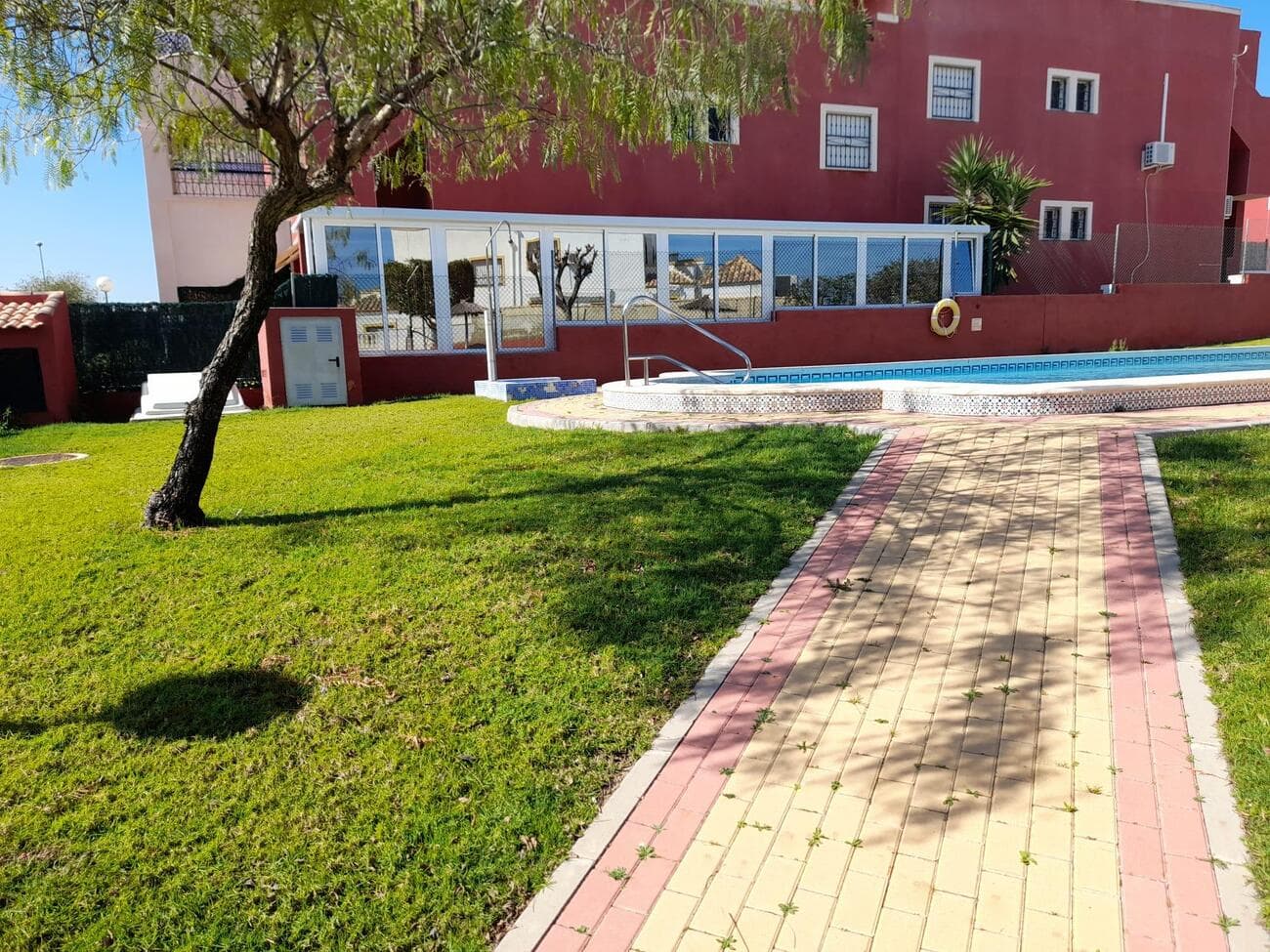 Bedrooms: 2, Bathrooms: 1, Bungalow in Orihuela  Costa, Alicante, Spain