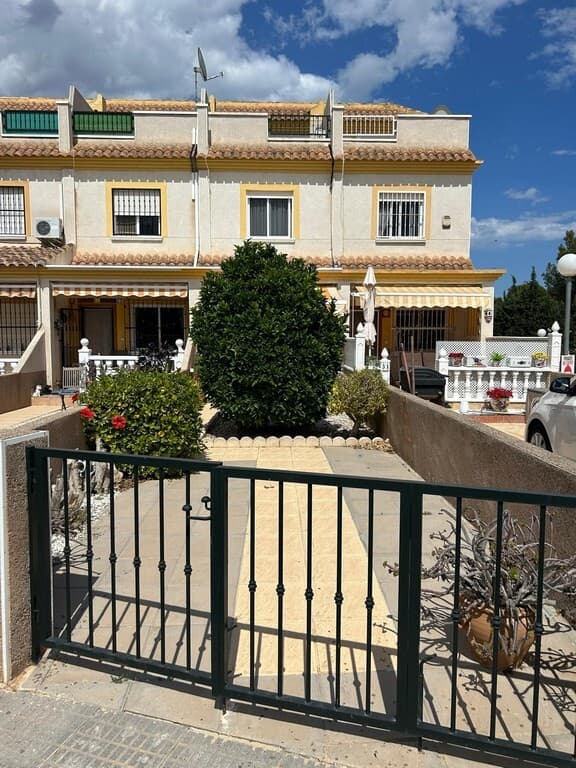 Bedrooms: 2, Bathrooms: 1, Town House in Algorfa, Alicante, Spain