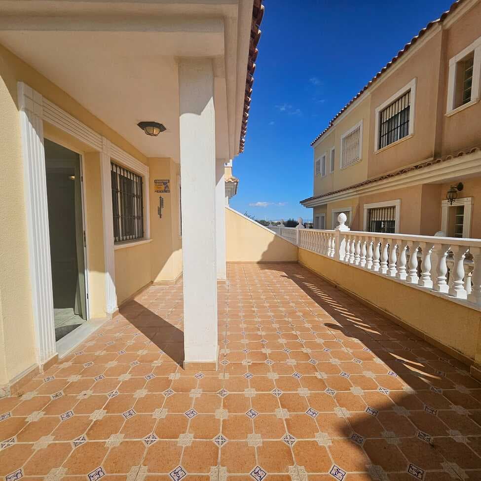 Discover coastal luxury with this beautiful 3-bedroom, 2-bathroom detached villa, ideally located in Guardamar del Segura. Offering sea views, this home is perfect for those seeking a blend of comfort and Mediterranean charm.🏡 Property Highlights:✔️ 3 Spacious Bedrooms – Ideal for families or guests✔️ 2 Bathrooms – Stylish and functional✔️ Solarium – Enjoy all-day sunshine✔️ 35m² Terrace – Perfect for outdoor dining & relaxation✔️ Sea Views – Wake up to stunning Mediterranean vistas✔️ 200m to the Beach – Walk to golden sands in minutes✔️ Parking included – Indoor parking space included in the priceLocated in a tranquil area, this villa is just a walk or a bike ride away from restaurants, shops, and amenities, making it a perfect holiday retreat or year-round residence.📞 Contact us today to schedule a viewing! Your dream coastal home awaits.