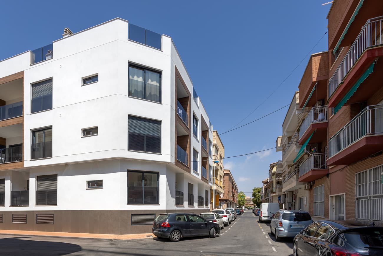 CASA LUNA (key ready) apartment. The apartment has 2 bedrooms and 2 bathrooms and is being sold fully furnished. You can see the sea from the living room. The apartment complex has a large communal roof terrace with a swimming pool and great views over the Mar Menor. It is in San Pedro del Pinatar and is located 20 metres from Lo Pagan beachLo Pagan has a beautiful promenade with many restaurants, shops and offers access to the famous mud baths where you can often see flamingos. The apartment complex has a large communal roof terrace with a swimming pool and great views over the Mar Menor.