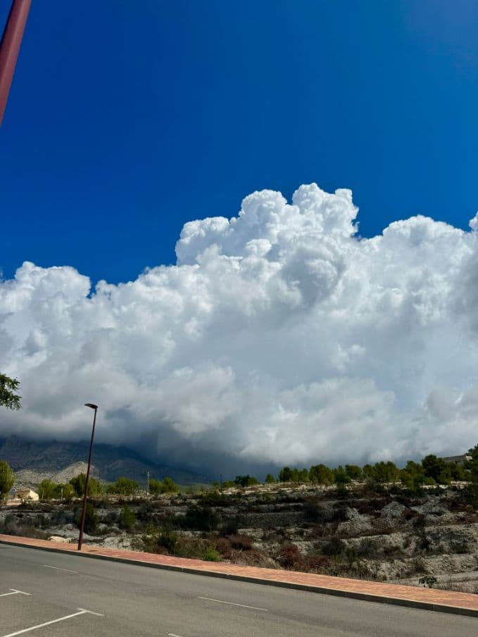 A Plot with Potential in FinestratDiscover the opportunity to build your ideal home on this attractive plot located in the charming town of Finestrat, in the province of Alicante. With an area of 600 m², this land offers a blank canvas where you can bring your housing dreams to life, whether it’s a modern single-family home or a cozy vacation residence.Prime LocationFinestrat is a place that combines the charm of Mediterranean life with proximity to stunning natural landscapes and the beautiful beaches of the Costa Blanca. The plot is south-facing, ensuring brightness and warmth throughout the year. Its closeness to the Sierra de Finestrat adds a touch of natural beauty, creating a tranquil and serene atmosphere ideal for family living or weekend retreats.Land Features  Size: 600 m² to design your perfect space.  Orientation: South, allowing you to enjoy abundant sunlight.  Outdoor Features: The plot is exterior, perfect for building and enjoying open views and the fresh mountain air.Surroundings and CommunityThe community of Finestrat is known for its welcoming atmosphere and diverse cultural and recreational activities. From access to hiking trails to charming local restaurants and shops, the area offers a vibrant lifestyle. Additionally, its proximity to Benidorm and other coastal cities provides excellent connectivity to services and entertainment.Unique OpportunityThis plot in Finestrat represents not only an investment in real estate but also the possibility of living in an environment that promotes a balanced and healthy lifestyle. If you are looking for a place to create lasting memories and enjoy the beauty of the Mediterranean, this property is the perfect choice. With attention to detail and the right vision, this land can be transformed into the home of your dreams.Don't miss the opportunity to capitalize on this exceptional plot. Contact us for more information and take the first step towards creating your new home in Finestrat.