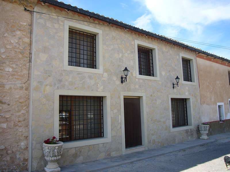 Semi-detached Country House near Salinas with 5 bedrooms and stunning views. Very large patio with pool.We are specialists in the Costa Blanca and Costa Calida specialising in the Alicante and Murcia Inland regions with a particular emphasis on Elda, Pinoso, Aspe, Elche and surrounding areas. We are an established, well known and trusted company that has built a solid reputation amongst buyers and sellers since we began trading in 2004. We offer a complete service with no hidden charges or surprises, starting with sourcing the property, right through to completion, and an unrivalled after sales service which includes property management, building services, and general help and advice to make your new house a home. With a portfolio of well over 1400 properties for sale, we are confident that we can help, so just let us know your preferred property, budget and location, and we will do the rest.
