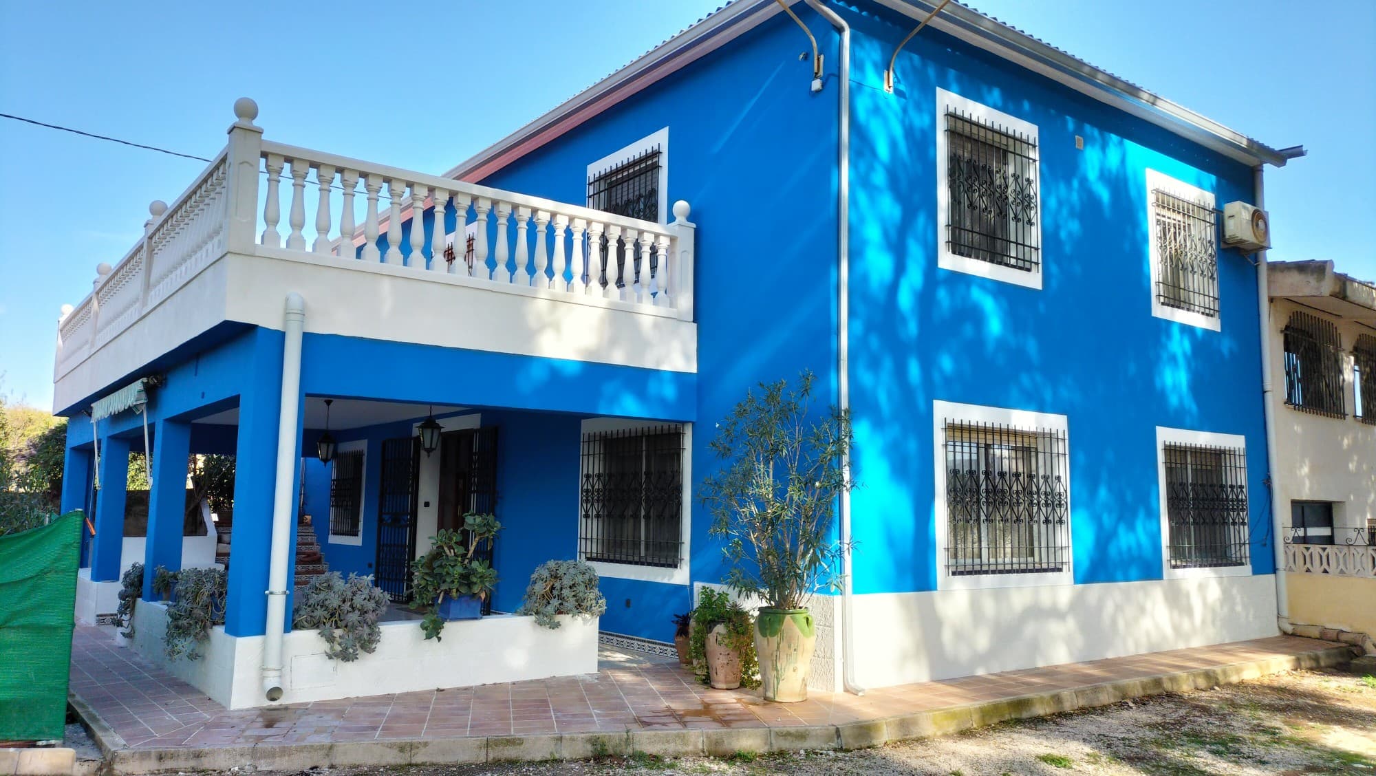 We have this fabulous villa for sale a few kilometers from the town of Sax, and well connected with access to the highway with various communications.It is a great property made conscientiously in its construction, as in each room. It has a great outdoor terrace with a patio closed to the property. The plot is completely fenced, a few meters from the villa. The property has a large entrance, leading to a large 40-meter living room on the first floor. Its large fireplace gives warmth to the rooms on the upper floor. Also on this floor, we have a large kitchen, and a large bathroom. The tile finishes, as well as the details of the property, make it unique and give it great value.The upper floor has a large hall, and four large rooms are established for the enjoyment of the new owner. One of the rooms is a suite, large and with a toilet.The property also has a large terrace in the upper part, to be used as a solarium, and have excellent views.The plot he owns has a construction of about 70 meters, which is now used for materials and tools. It could be put to great use to have a habitable house for guests or relatives. On a large plot with views of Sax.It is located in a quiet area, surrounded by some family homes. Ideal with great neighbors, if you don't like to be isolated.The owners would leave almost all the furniture on the property, except for some personal belongings.Without a doubt, it is a property that will not leave anyone indifferent when they come to visit it, since it will more than meet all the requirements that they need.We will be delighted to visit it with you, it is a property with great present and future value.We specialize in Costa Blanca and Costa Calida, specializing in the regions of the interior of Alicante and Murcia, with a particular emphasis on populations such as Elda, Pinoso, Aspe, Elche, and surrounding areas.We are a well-established company, well known, and of great confidence that has built a solid reputation between buyers and sellers since we started marketing in 2004.We offer a complete service with no hidden charges, no surprises, starting with the purchase of the property, until the end, and An unparalleled after-sales service, including property management, construction and help services, and general advice to make your new home a home.With a portfolio of more than 1400 properties, we fully trust thatt we can help you. Let us get your property, budget and location Ideal, and we'll do the rest.