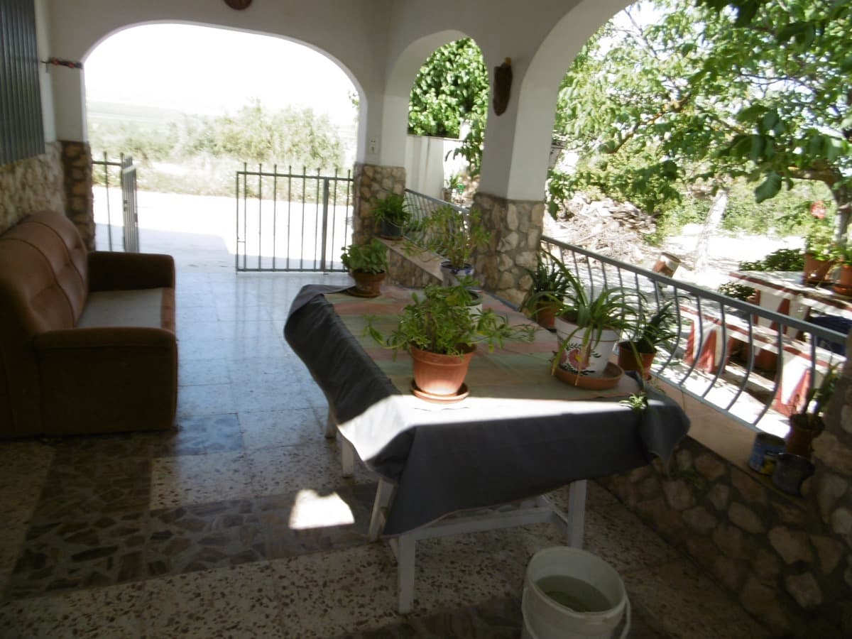 Welcome to this lovely country villa located in the picturesque town of Yecla! This property offers a tranquil countryside retreat with a touch of traditional charm and modern comfort.With 6 bedrooms, there's plenty of space for a large family or to host guests comfortably. Featuring rustic elements that add to the property's character.The villa comes with an old water deposit turned into a pool, perfect for enjoying the sunny days and relaxing with loved ones. The property also includes a generous plot of 1400m2, providing ample space for outdoor activities or gardening.Though the villa is mildly old, it has been well-cared for and offers great potential for customization to suit your personal preferences.The total built area of 286m2 allows for various possibilities in terms of creating functional living spaces and adapting the property to your lifestyle.Situated in the serene countryside of Yecla, this villa offers a peaceful escape from the city while still being conveniently close to essential amenities and services.Embrace the tranquility and beauty of this country villa, and seize the opportunity to own a charming property in Yecla. Schedule a viewing today to explore the potential and possibilities this property has to offer.We have a large portfolio of properties in the Costa Blanca and Costa Calida areas, specialising in country properties, villas, fincas, building plots and design and build options in the Alicante and Murcia regions with a particular emphasis on Elda, Monovar, Pinoso, Sax, Villena, Aspe, Fortuna, Albacete and many more surrounding areas. We have been established since 2004 and have decades of experience between the team which we bring to bear to help you find and secure your new dream home. We help you every step of the way to make sure your purchase in Spain is safe and hassle free. We are not here to sell you a property, we are here to help you realise your dream and find what is right for you. With us you are in the safest hands. Contact us now to have a no obligation chat about how you too can realise your dreams.