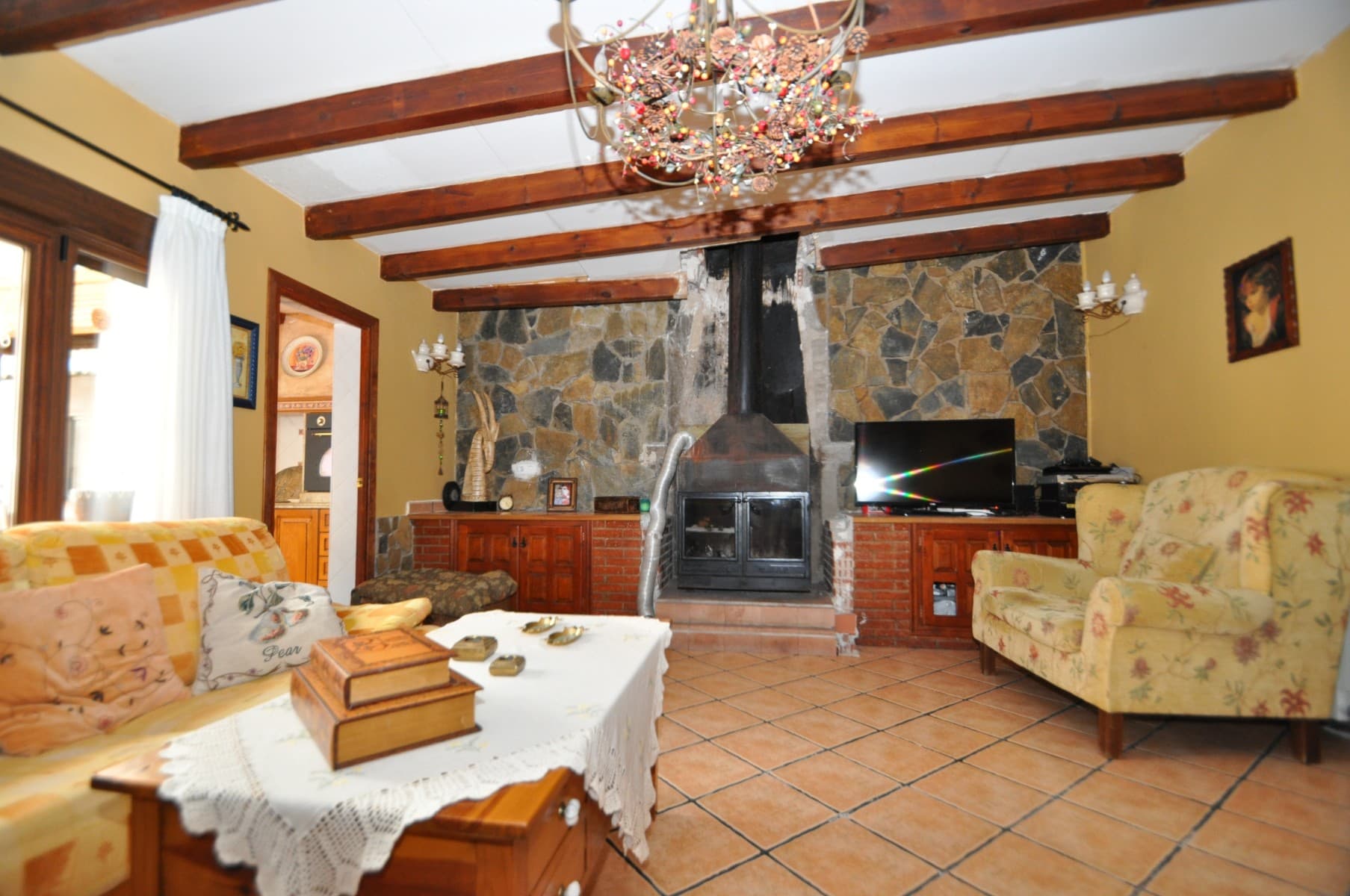 We are delighted to offer this Beautiful Typical Rural Totally Refurbished Spanish House in a very friendly village location in the centre of the the village of Xinorlet. Just a few minutes from Pinoso, which is fully served and where you can find all kind of facilities as supermarkets, doctors, dentists, pool, banks. etc. The house has 4 bedrooms, 4 bathroom, 1 kitchen, a big loungeroom with fireplace. The bedrooms are of a very large size. The terrace is 30 square meters and the patio is 46 square meters. If you are looking for a quiet place and beautiful views, this house will perfectly suit to your needs.