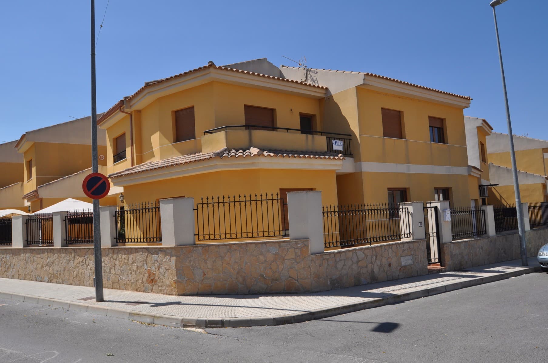 This is a new property that has never been lived in. It is located on the edge of town with walking distance of all your facilities (supermarket, sports centre, coal bodega, etc.).  This property would be ideally suited to those who want to integrate in a traditional Spanish town and have everything on their doorstep.The property sits on a corner plot and has a small garden seat which separates it from the pavement. It offers 4 bedrooms, 2 bathrooms, garage, utility area, small rear courtyard, large bedrooms with an upstairs terrace.We are specialists in the Costa Blanca and Costa Calida specialising in the Alicante and Murcia Inland regions with a particular emphasis on Elda, Pinoso, Aspe, Elche and surrounding areas. We are an established, well known and trusted company that has built a solid reputation amongst buyers and sellers since we began trading in 2004. We offer a complete service with no hidden charges or surprises, starting with sourcing the property, right through to completion, and an unrivalled after sales service which includes property management, building services, and general help and advice to make your new house a home. With a portfolio of well over 1400 properties for sale, we are confident that we can help, so just let us know your preferred property, budget and location, and we will do the rest.