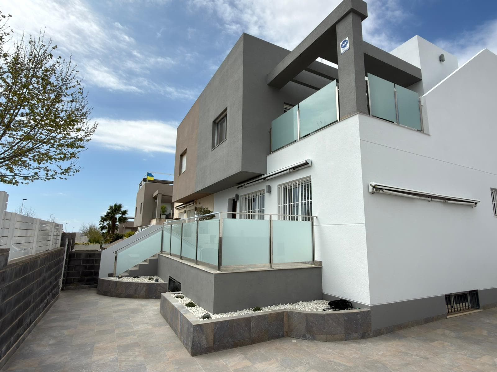 We invite you to discover this modern, family-friendly semi-detached home, located in one of the most sought-after neighborhoods of Torrevieja. This elegant property is a perfect choice for those seeking a comfortable lifestyle close to the sea, with all essential services and amenities within easy reach.With a usable area of 190 m², the home offers four spacious rooms, including three bedrooms, three bathrooms, and a separate office – ideal for remote work or as an additional guest room. The minimalist interiors are designed with attention to detail, and the fully equipped kitchen will meet the expectations of even the most demanding residents. A centralized air conditioning system ensures a pleasant indoor temperature, even during the hottest days.The house features large windows that flood the interior with natural light and enhance the sense of space. Owners also benefit from a generous 153 m² terrace and a spacious garage for two cars.The house is fully painted outside making sure you don't have any more expenses on the outside of the house for several years.The gated community offers access to a shared swimming pool with a jacuzzi – a perfect place to relax and socialize with neighbors. Nearby, you'll find supermarkets, schools, padel courts, and other essential servicesCommunity Fee: 75€/month