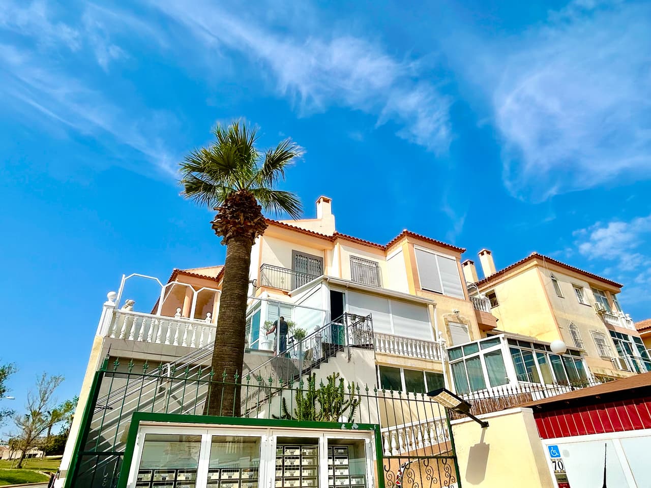 Welcome to this charming apartment in the sought-after area of Los Altos, offering the perfect blend of comfort, views, and Mediterranean lifestyle.This well-presented 2-bedroom, 1-bathroom home is ideally positioned to enjoy elevated privacy and open views. The highlight of the property is the south-facing terrace, where you can soak up the sun all day while enjoying peaceful park and sea views—an ideal setting for relaxing, dining, or entertaining.Inside, the apartment is bright and inviting, with a practical layout that maximizes space and natural light. The living and dining area flows seamlessly out to the terrace, creating a wonderful indoor-outdoor living experience. Both bedrooms are comfortable and well-sized, and the property comes fully furnished, allowing you to move straight in or start renting it out immediately.Located in a quiet yet well-connected neighborhood, you’re just a short distance from local amenities, shops, restaurants, and the beautiful beaches of the Costa Blanca.Whether you’re searching for a holiday retreat, investment opportunity, or permanent home, this top-floor gem in Los Altos is ready to impress.