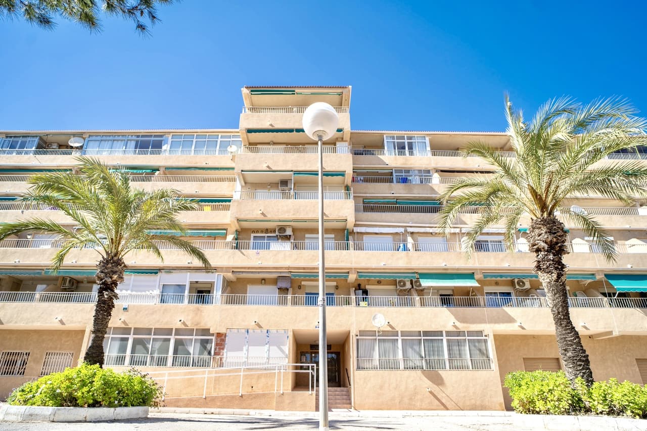 Discover this charming 1-bedroom, 1-bathroom apartment located in the peaceful and sought-after area of Pinomar- perfectly positioned between Guardamar and La Mata- perfect as a holiday home or a smart investment opportunity.The property features a bright, south-facing terrace, ideal for enjoying sunshine all day long—whether it’s a morning coffee or relaxing evenings outdoors. Inside, the apartment offers a cozy and well-laid-out living space, including a comfortable bedroom, a full bathroom, and a living area filled with natural light.Just a short walk away is the beautiful Playa de La Mata, where you can enjoy golden sandy beaches and crystal-clear waters whenever you like. The apartment is also conveniently close to all essential amenities, including supermarkets, restaurants, and public transport, ensuring easy and stress-free living.A fantastic opportunity to enjoy the Mediterranean lifestyle in a natural and tranquil setting.