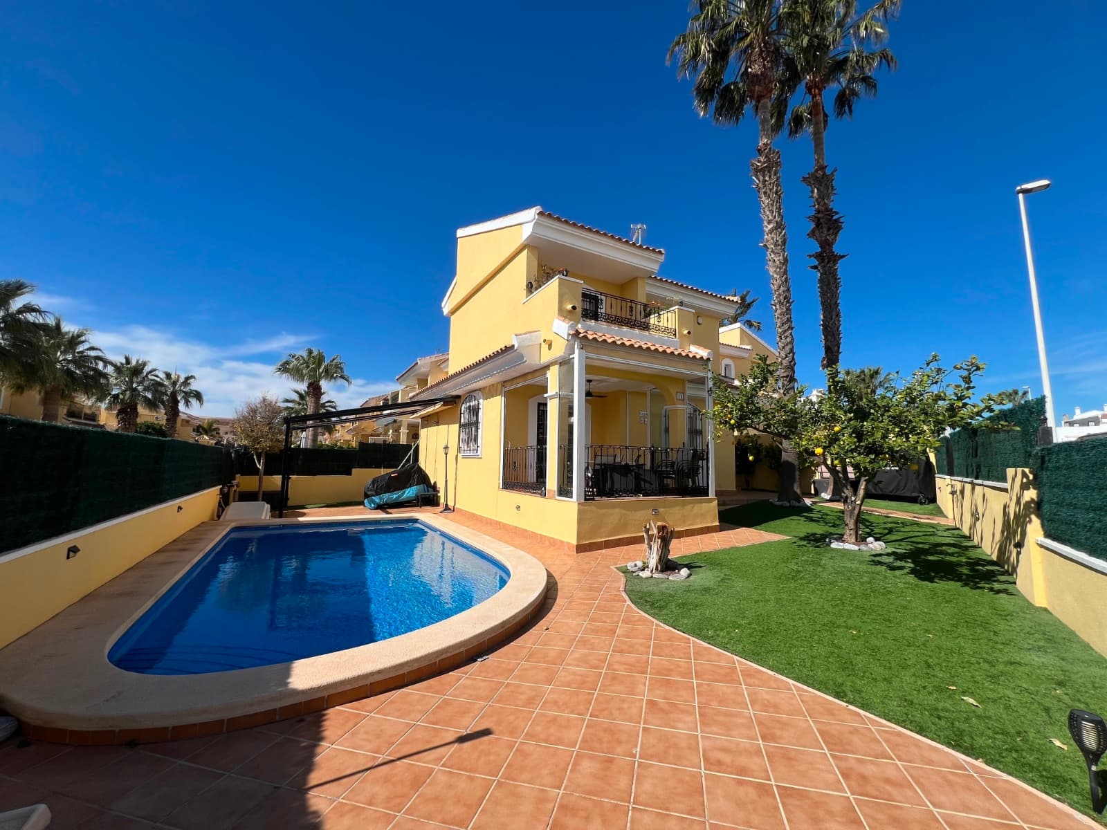 Beautiful detached villa in Los Dolses, set on a corner plot in one of the best areas of the development.The property is in excellent condition, recently repainted outside and ready to move into, with new Panasonic air conditioning throughout.It features a private 8x4 swimming pool with new LED lighting, a landscaped garden, off-road parking with pergola, and several outdoor spaces to enjoy the sun all year round.Inside, the villa offers a comfortable layout with additional storage, utility area, and plenty of natural light.Walking distance to La Zenia Boulevard and close to all amenities, with beaches just a short drive away.