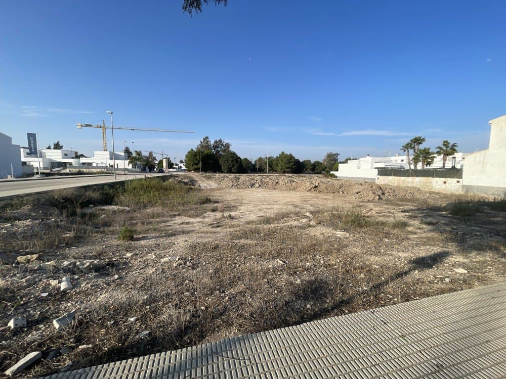 wp:paragraph Discover the perfect foundation for building your dream home in a privileged and serene location, just minutes from the heart of Dolores.Total Area is 1090 m², but the area for Sale is 900 m² (Ample space for a spacious house, swimming pool, and garden).Urban plot with available electricity and water connections, ready for building permit and immediate construction.This plot is located in a very quiet and developing area of ​​Dolores, guaranteeing peace and tranquility amidst new and modern construction.Dolores Town Center: Just a 6-minute drive or a pleasant 25-minute walk. Enjoy the convenience of having all amenities, shops, and restaurants nearby.Development: Part of the town's "new area," one of the fastest-growing and most promising urban developments, ensuring a sound investment. Ideal ConnectionsDolores' location offers unbeatable connectivity to the key points of the Southern Costa Blanca:The beautiful and expansive beaches of La Marina are just a 20-minute drive away.Alicante-Elche Airport (ALC) is a convenient 30-minute drive away, making your national and international travel easier.A Charming Village, Dolores is known as a peaceful village with a high quality of life. You'll enjoy a relaxed atmosphere without sacrificing the convenience of being close to all amenities.Don't miss the opportunity to design and build, without limits, the home you've always dreamed of on this 900 m² plot! /wp:paragraph