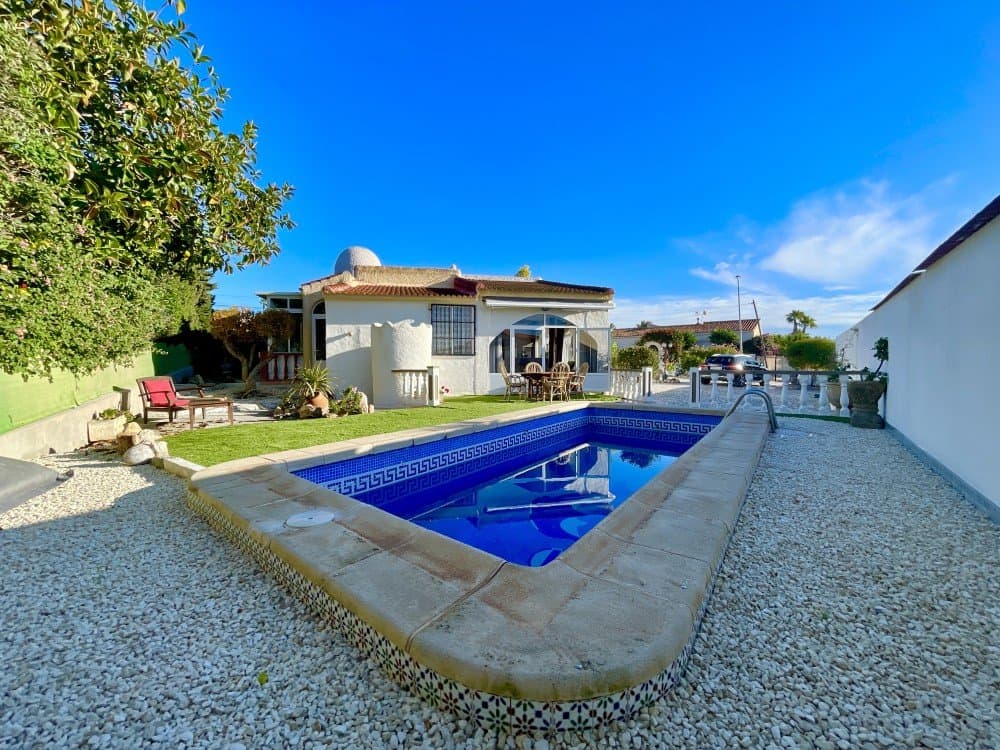 wp:paragraph We are pleased to present this magnificent detached villa, set on a generous 800 m² plot, offering privacy, comfort and an excellent living environment. The property boasts 237 m² of built area, thoughtfully designed to provide spacious and functional interiors.The villa features four bright bedrooms, two full bathrooms and two living rooms, making it ideal for family living as well as for entertaining guests. The outdoor area is one of the property’s highlights, offering a private swimming pool, barbecue area and landscaped spaces perfect for enjoying the Mediterranean climate all year round.In addition, the property benefits from a large garage, providing ample space for vehicles and additional storage. It also has an external storage room of 20m².Ideally located just a 5-minute walk from the commercial centre and amenities of Ciudad Quesada, including shops, restaurants and leisure facilities, and only 8 km from the beautiful Costa Blanca beaches, this villa perfectly combines tranquillity, convenience and an excellent location.An ideal property as a permanent residence, holiday home or investment opportunity, situated in one of the most sought-after areas of the region.Come and enjoy the Spanish sun in one of the best areas of the Costa Blanca!! /wp:paragraph