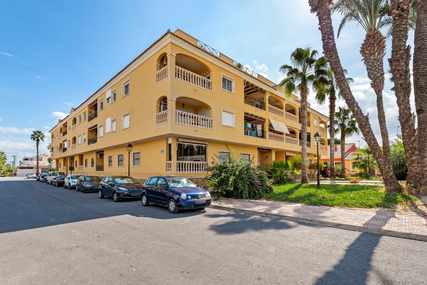Bedrooms: 4, Bathrooms: 3, Apartment in Jacarilla, Alicante, Spain