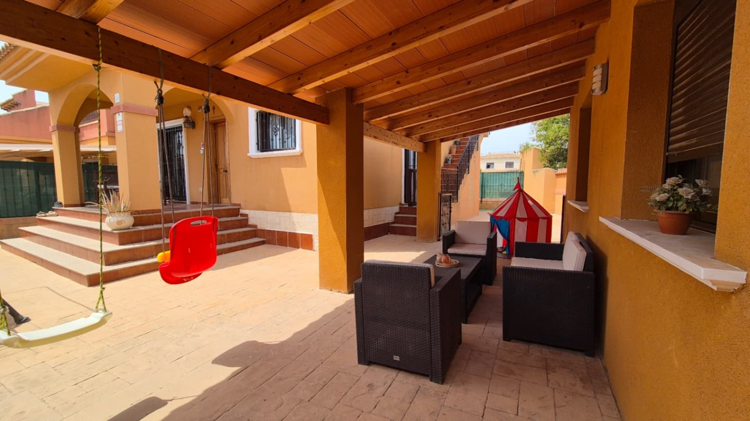 Charming 2-Bedroom Villa in AguasNuevas, Sector 25 - TorreviejaLocated in the sought-after Aguas Nuevas, Sector 25, this delightful southeast-facing independent villa offers the perfect blend of comfort, privacy, and Mediterranean lifestyle. Set within a secure gated community with a communal pool, the property features 2 spacious bedrooms and 2 modern bathrooms, one of which is en-suite.Enjoy a bright and airy layout with an open­ planliving area and a well-equipped kitchen. The villa also includes an open basement-ideal for storage, a gym, or converting into extra living space-plus a private solarium offering panoramic views, perfect for sunbathing or relaxing.Outside, the villa boasts a generous outdoor area, ideal for entertaining, gardening,or simply enjoying the sunnyCosta Blanca climate.This property is perfect for year-round living or as a holiday retreat with excellent rental potential.