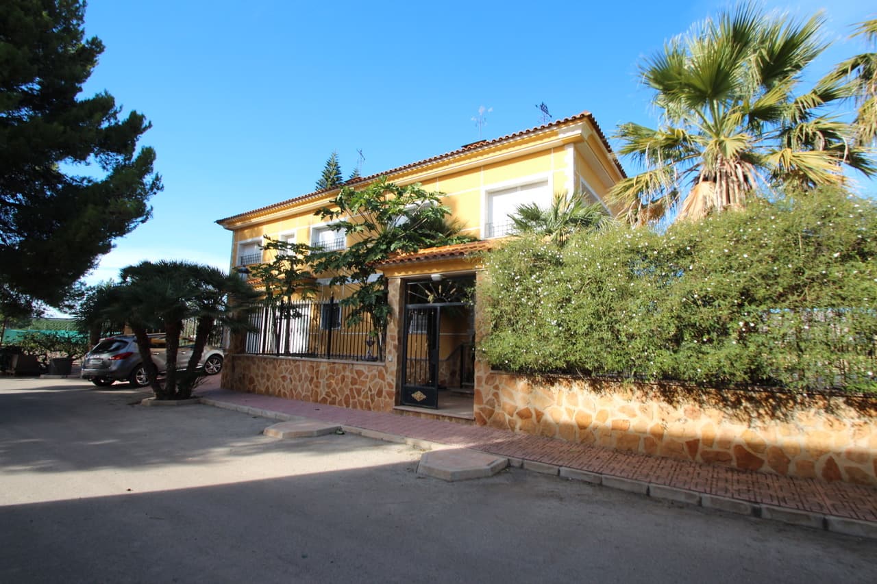 Impressive Finca with more than 80,000m2 of land featuring profitable fruit orchards and incredible vista views - located close to Orihuela, La Murada. The possibility's for this property are endless and the current owners have maintained the property beautifully with a lot of care and attention to detail. Contact us for more information and a viewing.