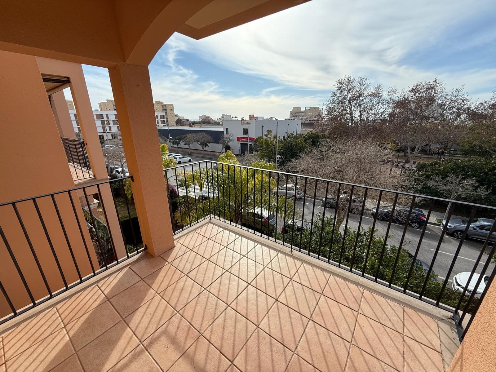 This charming apartment in Portixol is in an exceptional location, within an exclusive residential complex just a few meters from the sea. Located on the second floor, the property is part of a well-maintained community offering excellent facilities such as two communal swimming pools, a tennis court, landscaped areas, and underground parking.The apartment has a living area of approximately 85 m², distributed in a very functional way.It has a cozy living-dining room with direct access to a terrace, ideal for enjoying the Mediterranean climate. The kitchen is separate, modern, and fully equipped, with a practical utility room attached. The apartment also offers two spacious bedrooms with fitted wardrobes and two full bathrooms, one of which is en suite.Additional amenities include tiled floors, hot/cold air conditioning, gas radiator heating, and shutters.It has a parking space in the same building included in the price and a storage room.The location is simply perfect: just a few steps from the sea and the lively Portixol promenade, with its charming bars, restaurants, and leisure areas. The center of Palma is only 2 km away, and the airport is just a few minutes’ drive away, making this property an ideal choice both as a primary residence and as a vacation rental investment.