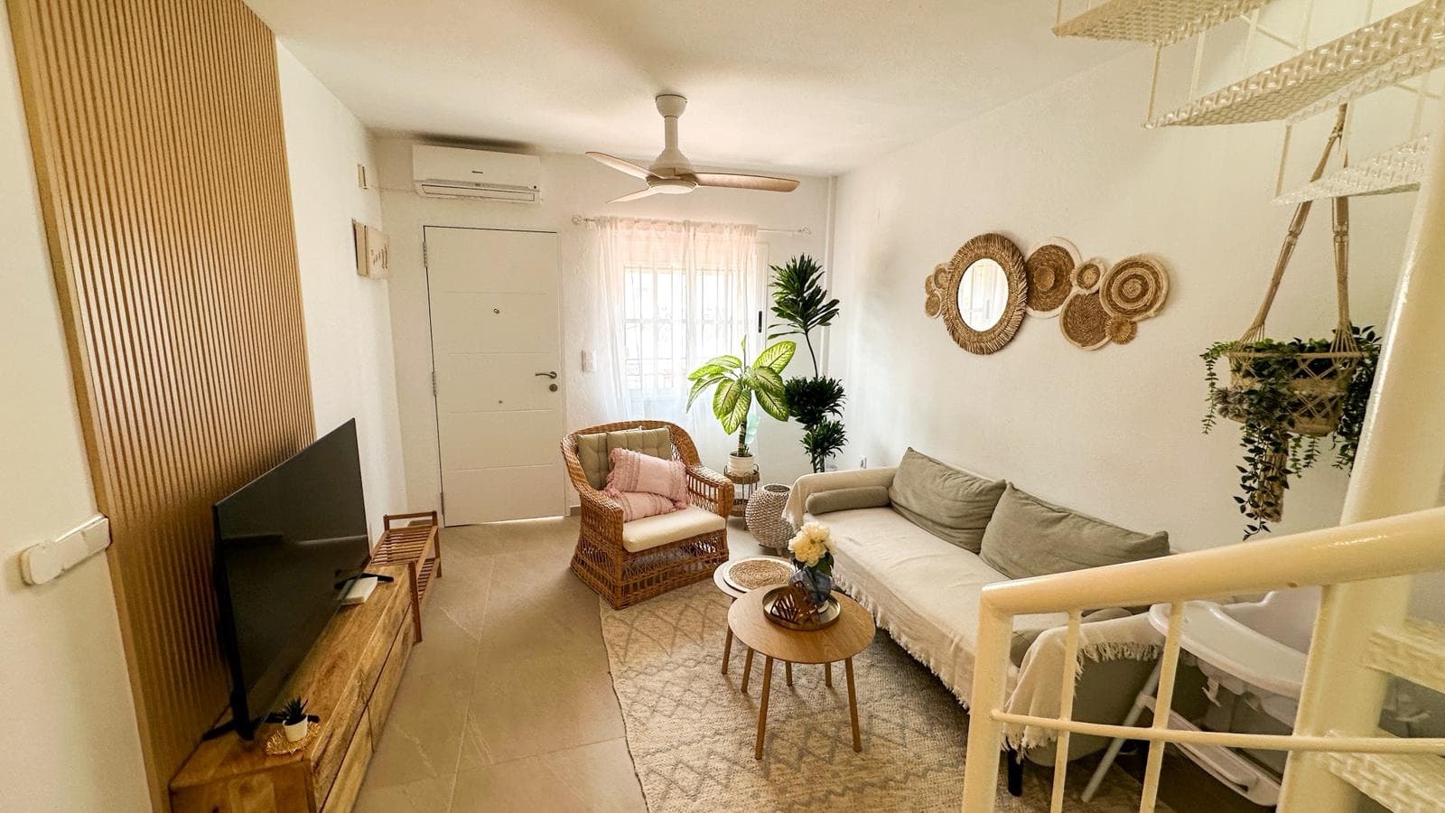 Welcome to this inviting apartment in the heart of Playa Flamenca, ideally located within a 10-minute walk of the popular La Zenia Boulevard and the local Saturday market.The property features 2 comfortable bedrooms, 1 bathroom, a fully equipped kitchen, and a bright and cozy living room, offering everything you need for a relaxing stay or holiday home.One of the highlights of the apartment is the private rooftop terrace, where you can enjoy the sunshine, relax with a morning coffee, or unwind in the evenings with family and friends.The apartment is conveniently situated within walking distance of a wide selection of bars, restaurants, cafés, and local amenities. The beautiful Mediterranean coastline and beaches are located approximately 1 km away, making it easy to enjoy days by the sea.Whether you are looking for a holiday retreat, an investment opportunity, or a place to enjoy the Spanish lifestyle, this apartment offers an excellent location and comfortable living in one of the Costa Blanca's most sought-after areas.