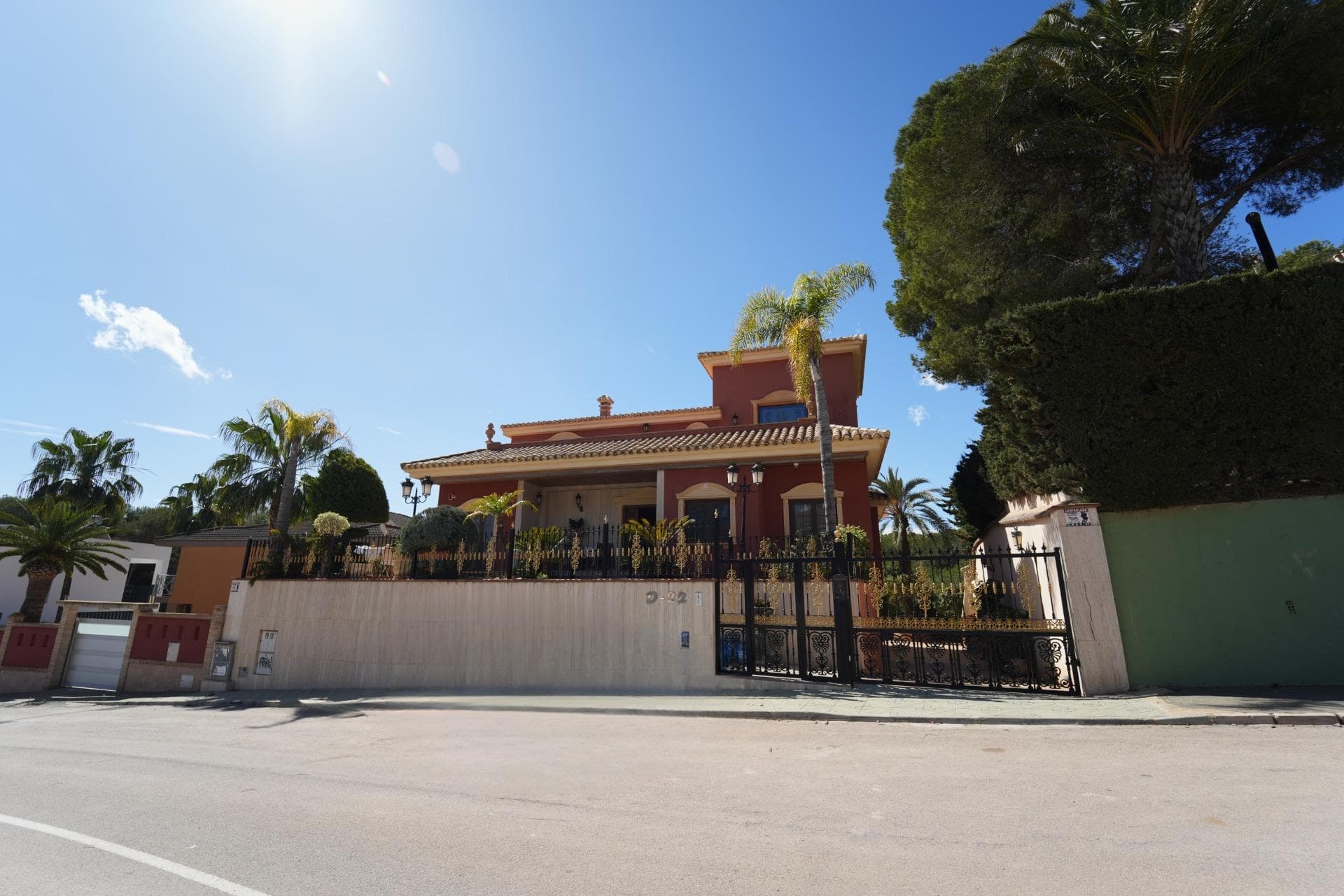 Luxury three-level villa for sale with a total area of 734 m², built in 2000 on an 850 m² plot in a natural pine forest of the Mediterranean resort town of Campoamor, in the municipality of Orihuela Costa, Alicante, Spain. Imagine waking up to the sound of pine trees, the scent of the sea, and sunlight streaming through large windows. This home is located in a prestigious area with a pine forest on one side and sea views on the other. Just 300 meters to Playa de Campoamor — and you are already walking barefoot on warm sand. Space for living, family, and enjoyment The house includes: - 7 spacious bedrooms - 6 bathrooms - Elegant living room with 3 m high ceilings - Home office - Laundry room - Garage for 3 cars - Workshop and boiler room - 2 open and 2 covered terraces Two kitchens — maximum comfort - Main kitchen-dining area for family and guests - Separate auxiliary kitchen for frying and cooking aromatic dishes Private area with swimming pool - 4×8 m swimming pool (fully renovated: tiles, pipes, filtration) - New utilities on the plot - Lighting and modern security system - Cozy courtyard for relaxation and family gatherings Year-round comfort - Central air conditioning - Radiator heating with copper pipes - Diesel boiler - Marble floors - Security alarm system - Cable internet The house is fully furnished and equipped with appliances. Why is this house a rare find? - 5 minutes’ walk to the sea - Panoramic views: forest + sea - Large area and smart layout - All renovations already completed - Ideal for living, vacation, or investment This is more than just a house. It is a place you will want to return to — to watch sea sunrises, spend evenings by the pool, and create lifelong memories.