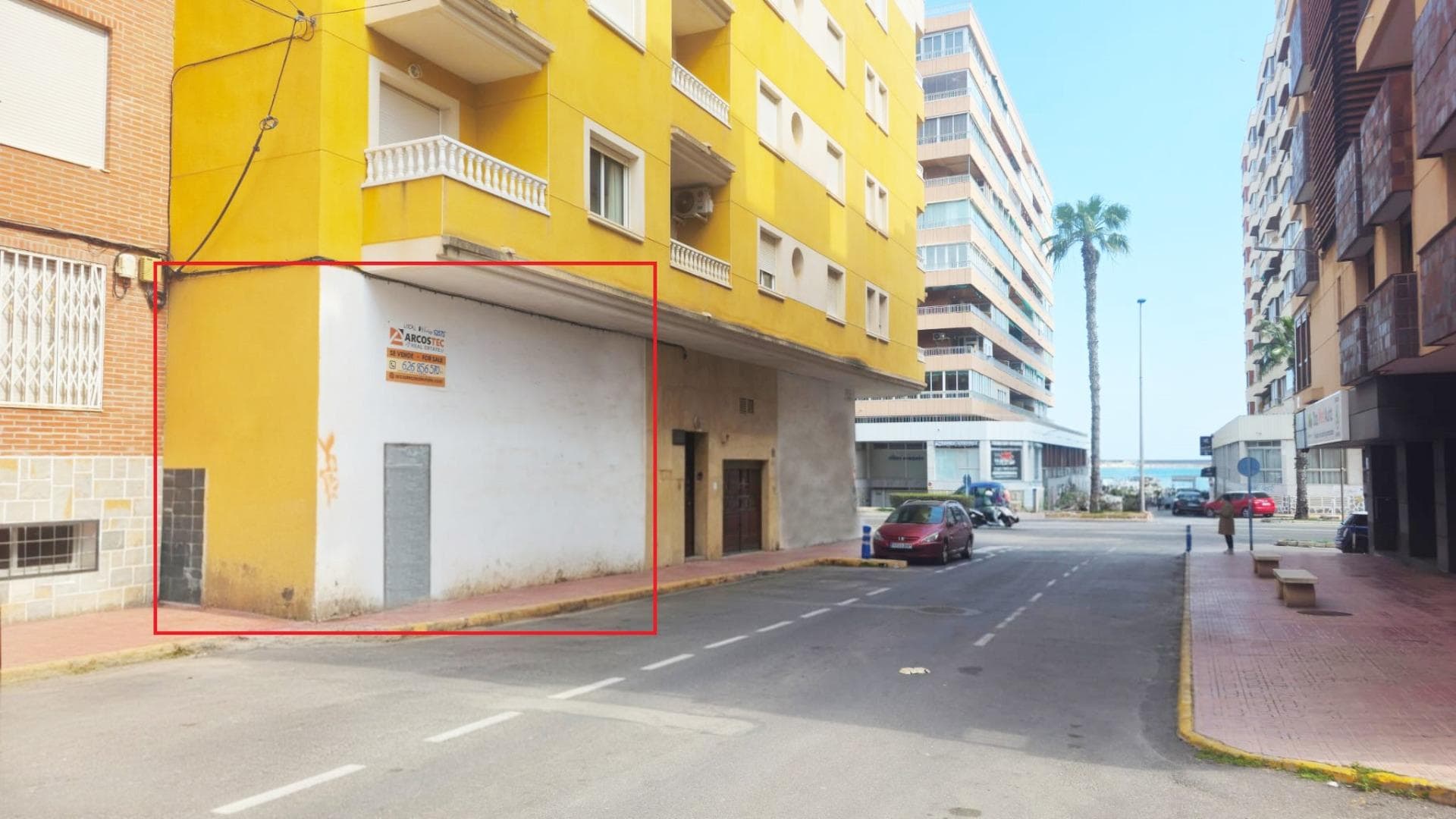A 95 m² commercial property is for sale, just 90 meters from Acequion Beach on Valencia Street, 8, Torrevieja. The property has a ceiling height of 4 meters, facade 7.5 m and a smoke extractor, making it ideal for various projects. The property offers the possibility of a complete renovation: it can be converted into 2 fully equipped 1-bedroom apartments with bathrooms and walk-in closets, transforming it into a profitable investment asset. If needed, we can assist with: - Calculating the renovation project; - Obtaining all necessary permits and the construction license; - Completing turnkey construction. Call us to receive a construction estimate and profitability calculation – the project promises up to 33% annual return.