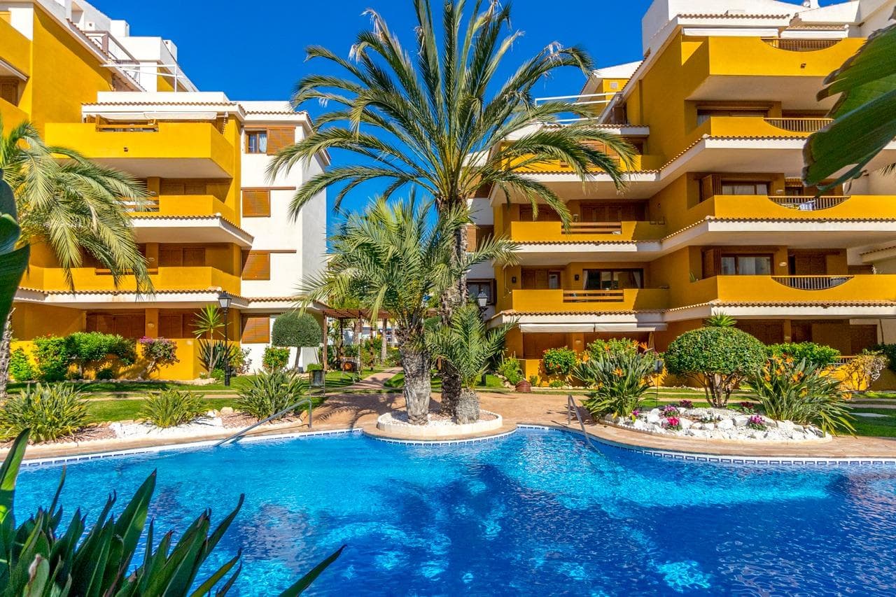 Bedrooms: 2, Bathrooms: 2, Apartment in Torrevieja, Alicante, Spain