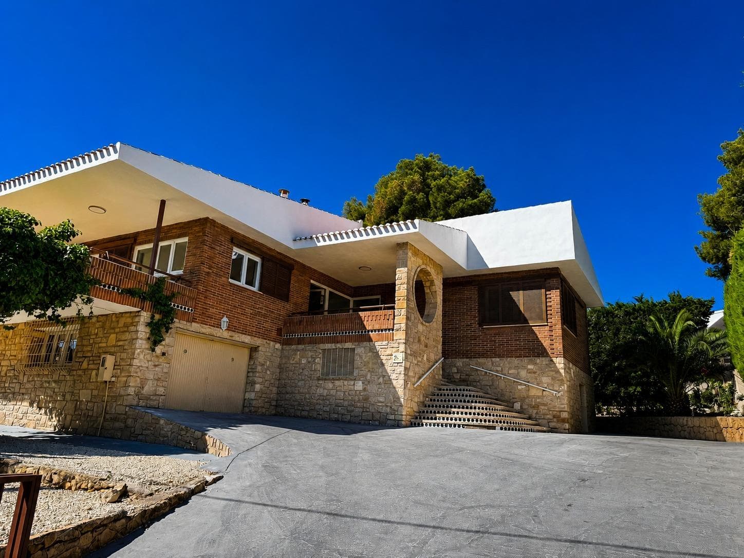 Bedrooms: 6, Bathrooms: 3, Villa in la Nucia, Alicante, Spain