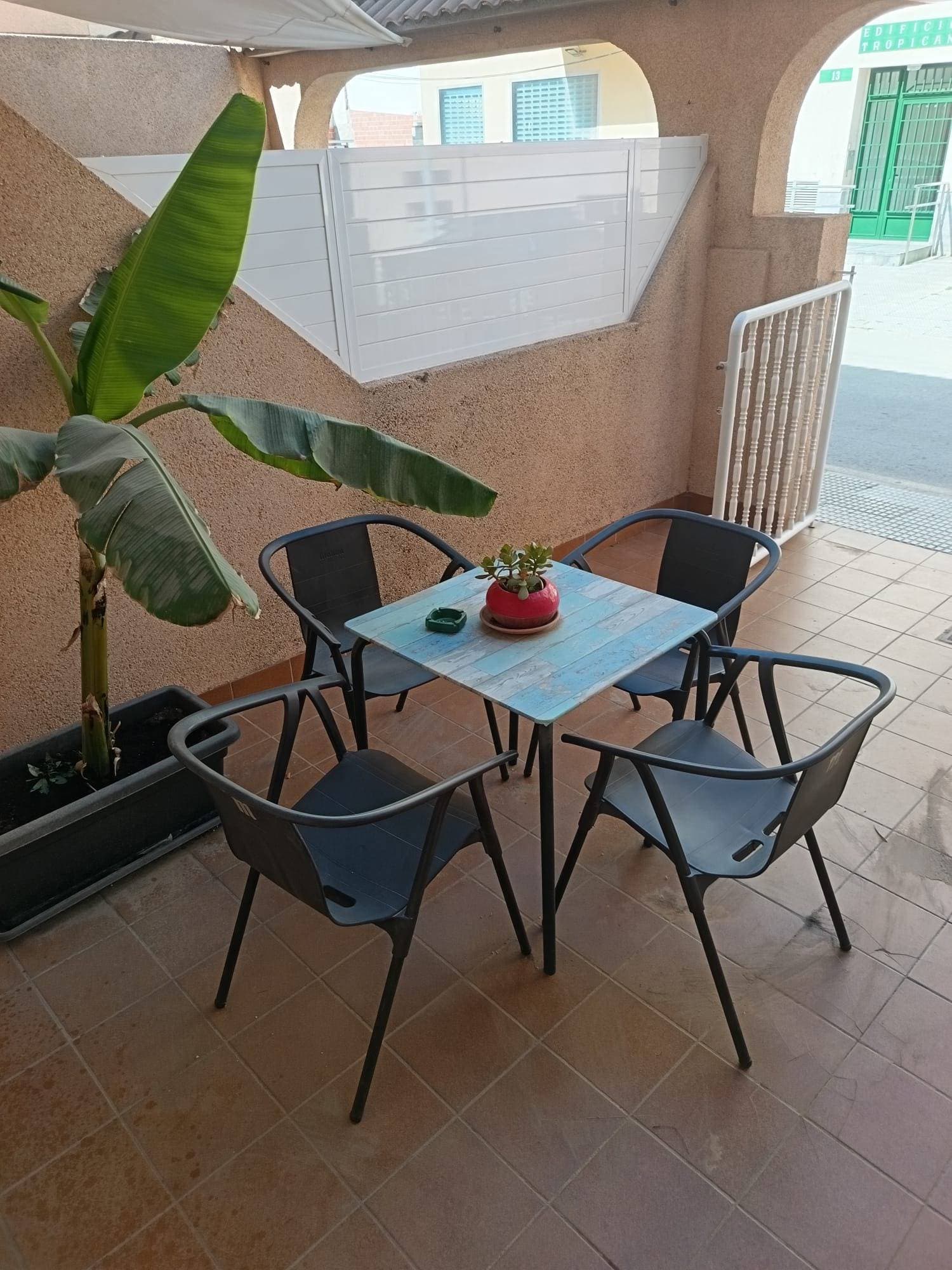 This beautiful duplex is located in the exclusive Lo Pagán area of ​​San Pedro del Pinatar. Its prime location puts it within easy reach of the famous therapeutic mud baths of the Mar Menor and the stunning beaches of the Costa Cálida. Furthermore, the Salinas Regional Park is nearby, offering an ideal natural environment for enjoying the outdoors and engaging in recreational and water sports. The property boasts spacious, bright rooms and a functional layout perfect for families or couples seeking comfort and convenience without sacrificing the opportunity to be surrounded by nature and tourist amenities. Ready to move in, this duplex is an excellent opportunity both as a permanent residence and as a holiday investment, thanks to its easy access from major roads and nearby services such as supermarkets and local restaurants where you can savor typical Mediterranean cuisine. You can also enjoy the region's characteristic warm climate year-round.