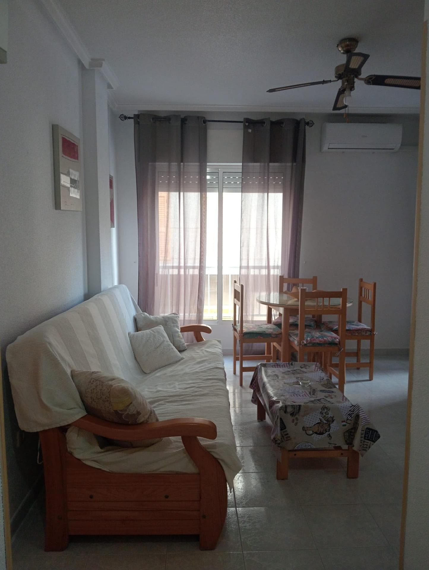 An excellent opportunity has been presented to acquire a first-floor apartment located in the established and sought-after area of ​​La Acequión, in Torrevieja. This enclave stands out for its proximity to the sea, its residential atmosphere, and its closeness to all the necessary amenities for daily life, making it one of the most highly valued areas for both permanent residents and those looking for a second home on the coast. The property enjoys a privileged southern orientation, a particularly prized feature in the real estate market, as it guarantees excellent natural light throughout much of the day. This characteristic not only provides a greater sense of spaciousness and warmth in the interior spaces but also contributes to improved energy efficiency and overall comfort. The apartment has a functional and balanced layout, with two well-sized bedrooms designed for comfort and versatility. These spaces can be easily adapted to different needs, whether as master bedrooms, additional rooms, or even as an office, which adds practical value to the property. The property also features a fully equipped bathroom in good condition, with all the necessary amenities for comfortable and efficient use. The home is generally move-in ready, a significant advantage for buyers who wish to avoid renovations or additional investment. One of the main attractions of this property is its exceptional location just 250 meters from the sea, allowing you to enjoy the beach in just a few minutes' walk. This proximity makes the property an ideal option for those who want to integrate the Mediterranean lifestyle into their daily routine, making the most of the coastal environment. Additionally, the property includes a parking space and a storage room, two elements that provide considerable added value. The parking space guarantees convenience and security, especially in an area where parking demand can be high. The storage room, meanwhile, offers extra storage space, facilitating home organization and helping to keep the main living areas more uncluttered. The La Acequión area is characterized by its excellent connections to the rest of the city, as well as its proximity to supermarkets, restaurants, medical centers, pharmacies, public transport, and all kinds of services. This combination of location, accessibility, and amenities makes the property a highly competitive option in today's real estate market. Overall, this property boasts a number of highly valued features: south-facing orientation, proximity to the sea, move-in ready condition, included garage and storage room, and a strategic location in one of Torrevieja's most sought-after areas. This property, therefore, represents an ideal opportunity as a permanent residence, holiday home, or investment with high profitability potential, offering an excellent balance of quality, location, and amenities.