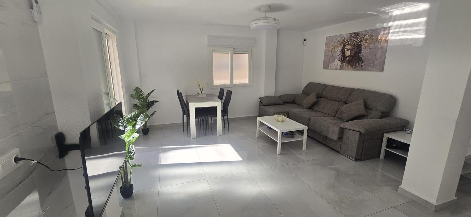 This is an excellent opportunity to purchase a distinguished apartment situated in the well-established and sought-after area of La Acequión, in Torrevieja. This property stands out for its prime location, its modern design and, in particular, its delightful sea views, which can be enjoyed directly from its spacious corner terrace. The property enjoys a south-facing aspect, one of the most sought-after in the property market, as it guarantees optimal sunlight throughout the day. This feature allows the property to benefit from constant natural light, creating warm, welcoming and energy-efficient spaces. The combination of its aspect and corner layout also enhances cross-ventilation, significantly improving indoor comfort. One of the most attractive features of this property is its corner terrace, an outdoor space that not only expands the possibilities for enjoyment but also offers unobstructed sea views, providing significant added value. This setting allows you to enjoy moments of relaxation, al fresco dining or simply taking in the Mediterranean surroundings, all from the privacy of your own home. The flat boasts a spacious and functional layout, comprising three bedrooms. These rooms have been designed to offer comfort, versatility and privacy, adapting equally well to the needs of a family as to those seeking additional space for guests or work. The bedrooms stand out for their brightness and their harmonious integration within the overall layout of the property. The property also features two full bathrooms, both with modern and functional finishes, designed to offer comfort in daily use. The presence of two bathrooms adds significant practical value, facilitating shared living and enhancing the quality of life within the home. The property has been designed in a thoroughly modern style, reflected in its finishes, layout and the materials used. This contemporary approach brings a fresh, clean and elegant aesthetic, creating a pleasant and cohesive atmosphere throughout all the rooms. The property’s modernity, combined with its excellent condition, allows for immediate occupancy without the need for further renovation. The La Acequión area is characterised by its excellent location, very close to the sea and surrounded by all the amenities necessary for a comfortable life. Supermarkets, restaurants, pharmacies, medical centres, public transport and leisure areas are all nearby, making this one of the most convenient and sought-after locations in the city. Furthermore, its proximity to the coast means the beach is just a few minutes’ walk away, fully integrating the Mediterranean lifestyle into daily life. This feature, together with its sea views and south-facing aspect, positions the property as a particularly attractive option within the local property market. Overall, this flat offers an exceptional combination of location, aspect, views, spaciousness and modern design. It is a home that offers comfort, light and quality of life in a privileged setting, making it ideal as a permanent residence, a holiday home or an investment with high potential for returns. In short, a property that stands out for its unique character and features, designed for those who value the sea, natural light and well-designed spaces.