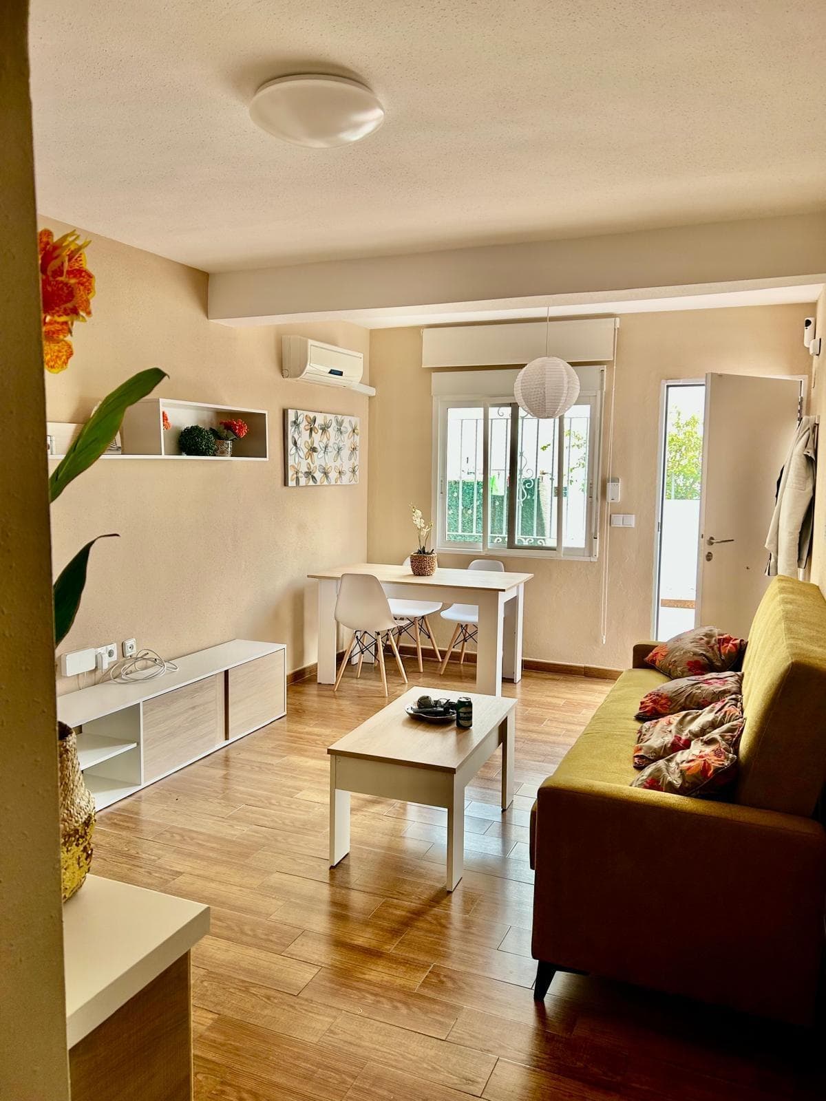 Here is a superb opportunity to purchase a cosy single-storey bungalow situated in the exclusive and peaceful area of Cabo Cervera, one of the most sought-after residential areas on the Torrevieja coast thanks to its proximity to the sea, its residential setting and its excellent links to all the amenities needed for daily life. This property combines comfort, functionality and a prime location, making it an ideal choice for a primary residence, a second home or a property investment. The property, situated on the ground floor, stands out particularly for its easy access and the excellent layout of its spaces. It has been refurbished, offering a contemporary, modern and well-maintained appearance, ready to move into without the need for further renovation. The property has been designed to make the most of natural light and create cosy and functional spaces, ideal for enjoying the Mediterranean lifestyle. The bungalow has two bedrooms, both of a suitable size and with a layout designed to ensure comfort and privacy. These rooms offer a variety of uses, being adaptable as either master bedrooms or guest rooms, a guest area or even a workspace. Thanks to the refurbishment, the bedrooms feature a modern and pleasant aesthetic that blends perfectly with the rest of the property. The property also features a fully functional and renovated bathroom, designed in a contemporary style with modern materials that provide comfort, practicality and an elegant look. The refurbishment significantly enhances the daily living experience and reinforces the property’s modern character. One of the standout features of this property is its spacious private outdoor patio, a highly prized space that considerably expands the ways in which the property can be enjoyed. This patio becomes a true extension of the home, ideal for enjoying the Mediterranean climate for much of the year. Its spaciousness allows for the creation of different areas, such as an outdoor dining area, a relaxation space, a leisure area or even a small urban garden, offering an intimate and pleasant setting for sharing moments with family or friends. The property also benefits from a south-facing aspect, one of the most sought-after in the property market due to the abundant natural light it provides throughout the day. This aspect ensures a constant flow of natural light, creating warm, comfortable and energy-efficient spaces, whilst allowing you to enjoy the sun for much of the year. The location is another of this property’s major attractions. The bungalow is situated approximately 700 metres from the renowned La Mata Beach, one of the longest and most highly rated beaches in the area, known for its fine sand, clean waters and pleasant natural surroundings. This proximity allows you to easily enjoy the beach and the promenade in just a few minutes. Furthermore, the property is surrounded by all essential amenities, including supermarkets, restaurants, cafés, pharmacies, public transport and shopping areas, ensuring a comfortable and convenient lifestyle all year round. The excellent links to other parts of Torrevieja and the surrounding area further enhance the property’s strategic value. Overall, this property represents an excellent opportunity within the current property market. Its prime location, south-facing aspect, spacious outdoor area and excellent condition following the recent refurbishment make it a highly attractive option both for year-round living and for enjoying holidays by the sea. In short, this is a charming, functional and bright bungalow, designed for those seeking peace and quiet, comfort and quality of life in one of the most sought-after areas of the Mediterranean coast.