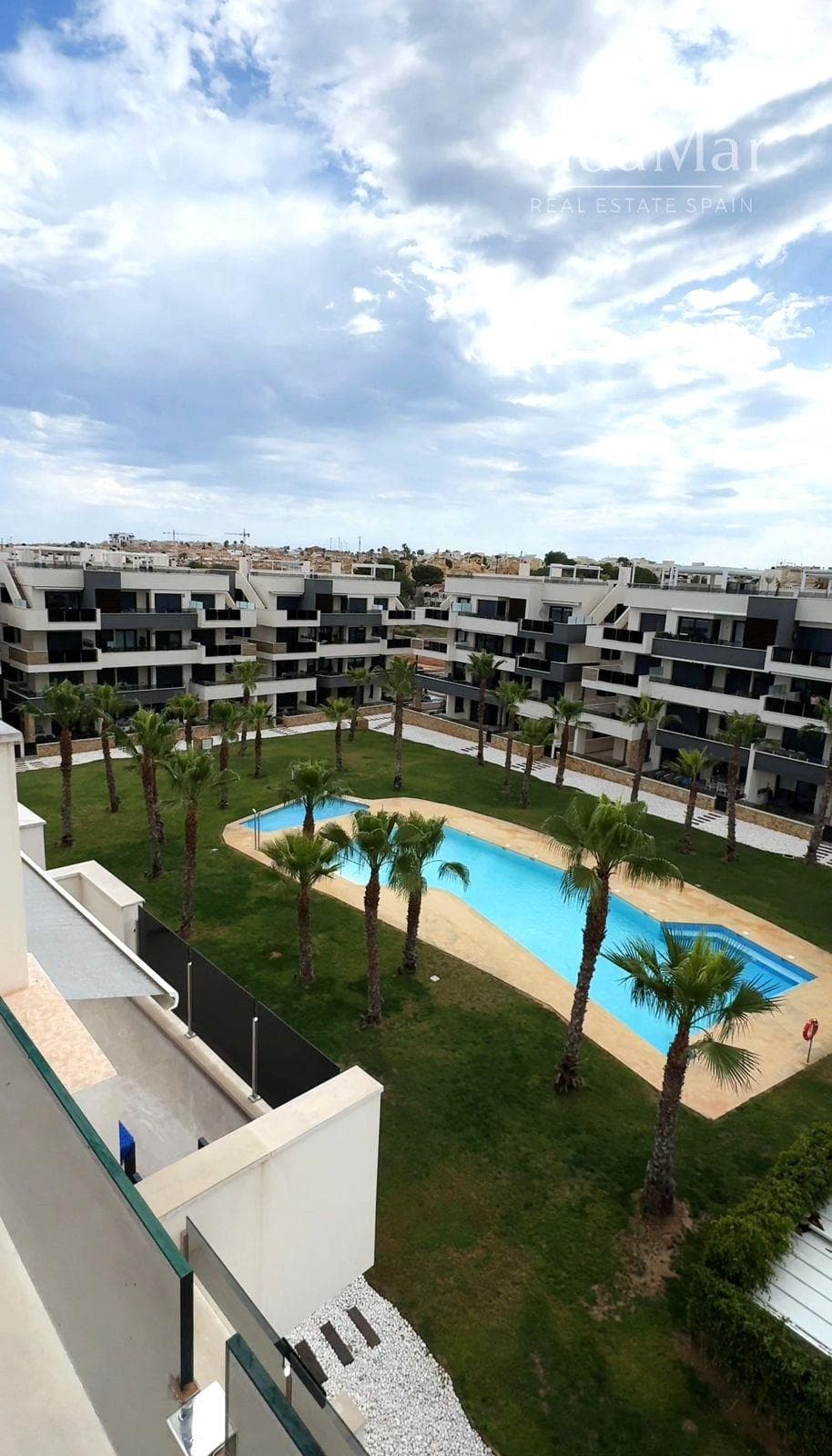 Stunning 3-bedroom penthouse with a terrace, pool and garage in Orihuela Costa Located on the top floor of a modern residential complex with a communal pool and gardens, this home stands out immediately for its unique character. It features private access via a direct elevator from the double garage. Inside, every space has been designed to offer comfort and natural light. The spacious living room with a fully equipped open kitchen creates an elegant and welcoming space, perfect for both daily life and gatherings with family and friends. The south-facing orientation ensures natural light throughout the day. The living area features three spacious bedrooms and two full bathrooms, one of which is en suite. But the true highlight of this property is its stunning outdoor spaces. Over 165 m² of terrace and balcony space transform this penthouse into a true private oasis. The large south-facing terrace, partially covered with awnings, features a private hot tub and spectacular unobstructed views of the sea, creating the perfect setting to relax at sunset, enjoy al fresco dining, or simply unwind. With 270 m² of floor space, a storage room, a double garage included, and excellent condition, this property represents an exceptional opportunity. LOCATION: Orihuela Costa is surrounded by beautiful beaches such as La Zenia, Cabo Roig, Mil Palmeras or Punta Prima. It also has a paddle and tennis club, where you can enjoy a sunny day or a drink in any of its beach bars and restaurants. The nearest hospital is the University Hospital of Torrevieja (7 km away), and a few minutes away is the Quirónsalud Torrevieja Hospital. There are also airports such as the International Airport of the Region of Murcia (35 km away) and Alicante Airport (47 km away). If you have any questions, please do not hesitate to contact us!