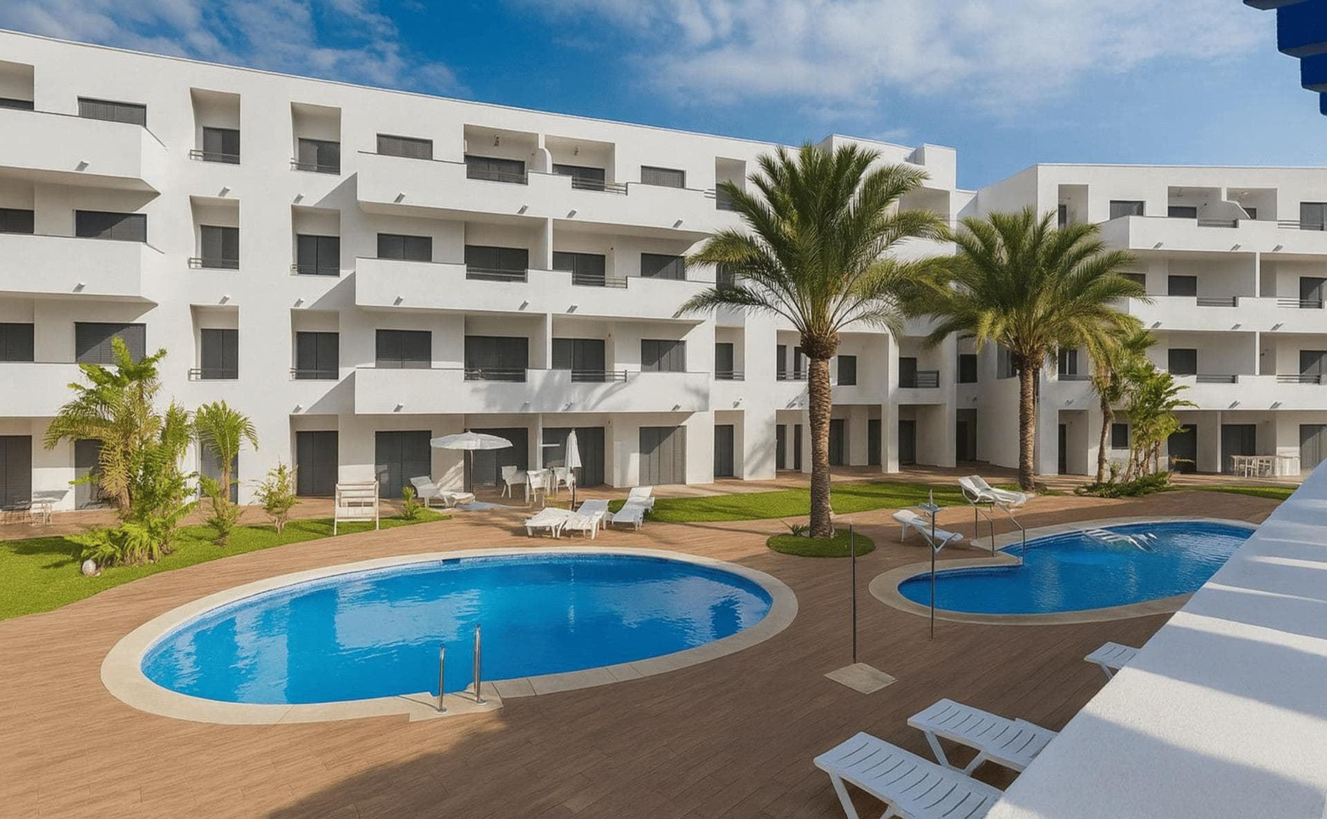 unique resort living close to the beach in vera discover unique vera beach, an exclusive new development in the sought-after area of puerto vera (almería). located just 500 metres from puerto rey beach and within walking distance of el playazo, this is the perfect place to enjoy sun, sea and tranquillity in a beautiful natural setting. the project consists of modern 1, 2 and 3-bedroom apartments, each with spacious terraces. the penthouses feature a large solarium, ideal for enjoying outdoor living all year round. all apartments come fully furnished and equipped with air conditioning, wifi and a modern kitchen with all appliances. brightness, comfort and a warm, welcoming atmosphere are at the heart of this project. the communal areas are designed with the feeling of a true resort, where you can relax by the pools, stay active in the gym or enjoy additional facilities such as a business centre, restaurant and bar, a mini cinema and dedicated spaces for children and leisure. the location makes it even more attractive, with the charming Mojácar nearby, the lively harbour of Garrucha and the stunning natural landscapes of Cabo de Gata Natural Park and the Tabernas Desert within easy reach. for golf lovers, several quality courses are located close by, making this an excellent all-round location. a unique combination of comfort, relaxation and investment potential on the coast.