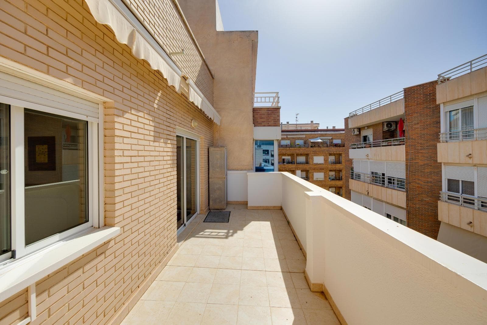 Bedrooms: 3, Bathrooms: 2, Penthouse in Torrevieja, Alicante, Spain