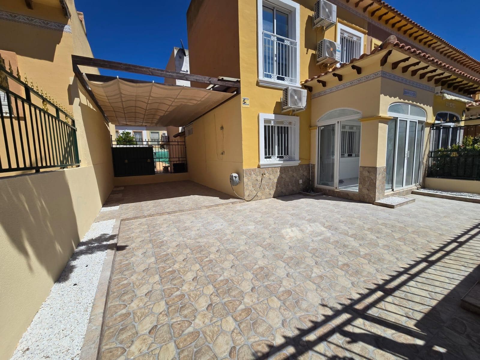 Bedrooms: 3, Bathrooms: 2, Duplex in Torrevieja, Alicante, Spain