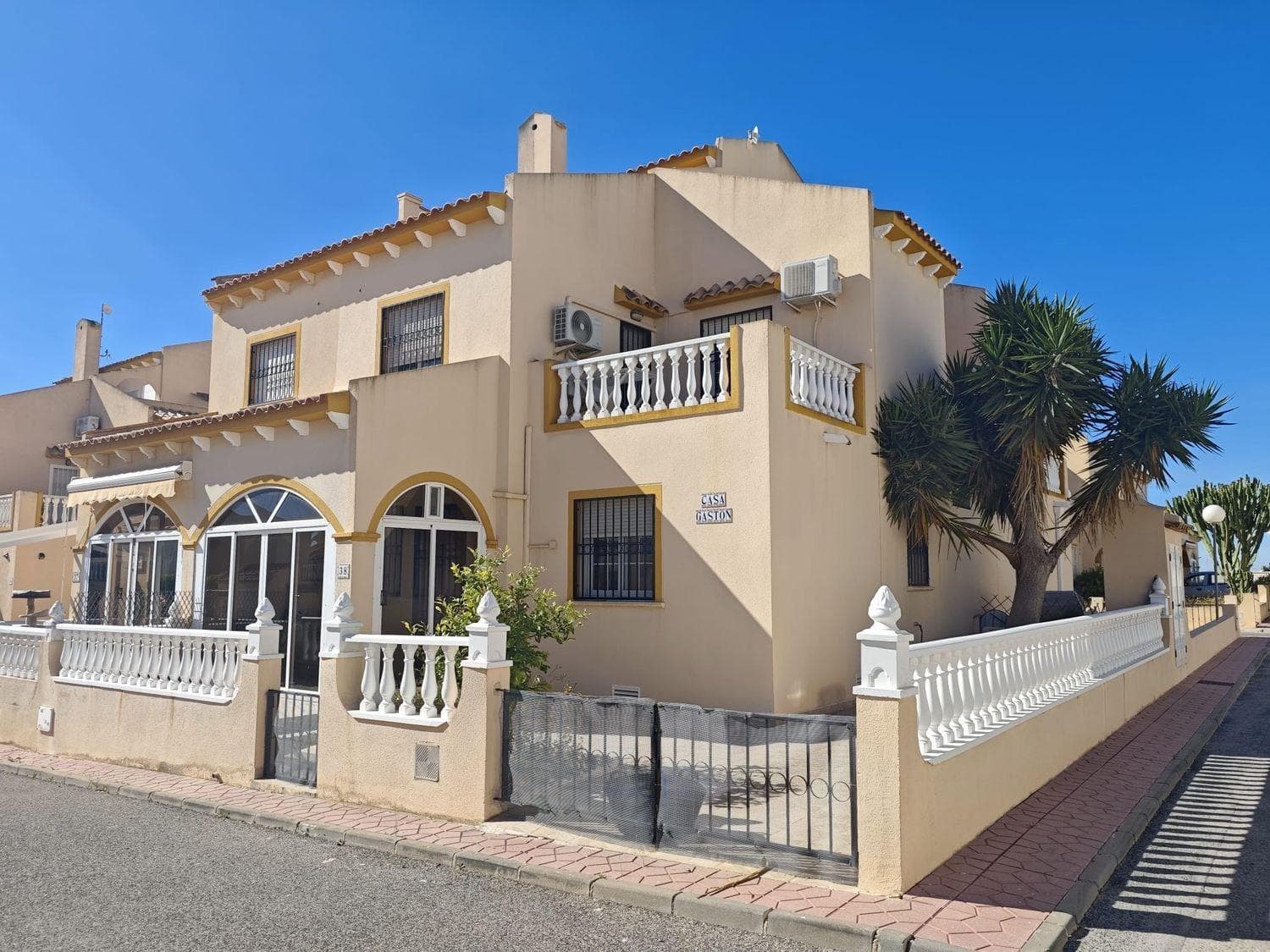 Bedrooms: 2, Bathrooms: 2, Town House in Orihuela  Costa, Alicante, Spain