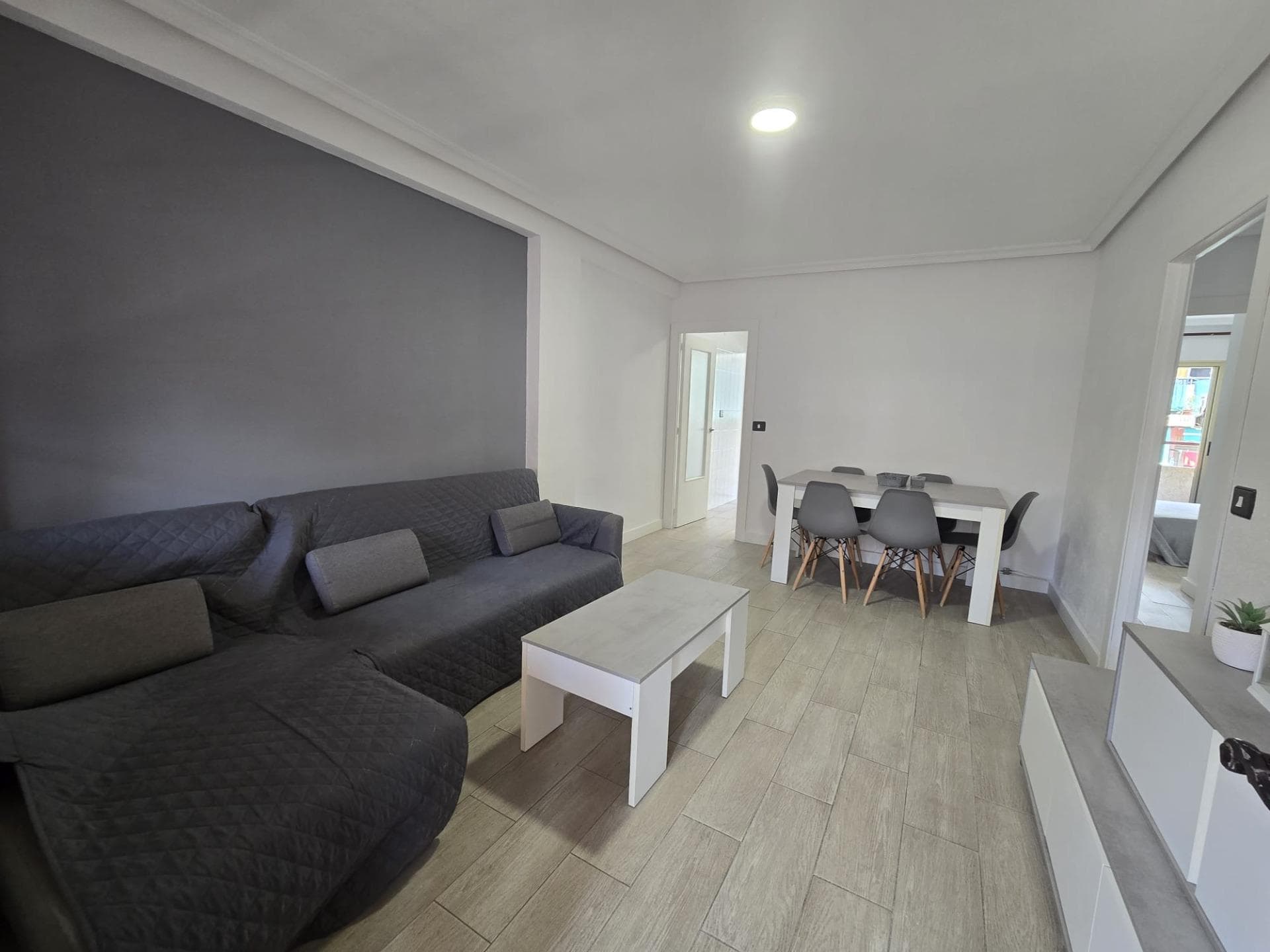Bedrooms: 2, Bathrooms: 1, Apartment in Torrevieja, Alicante, Spain