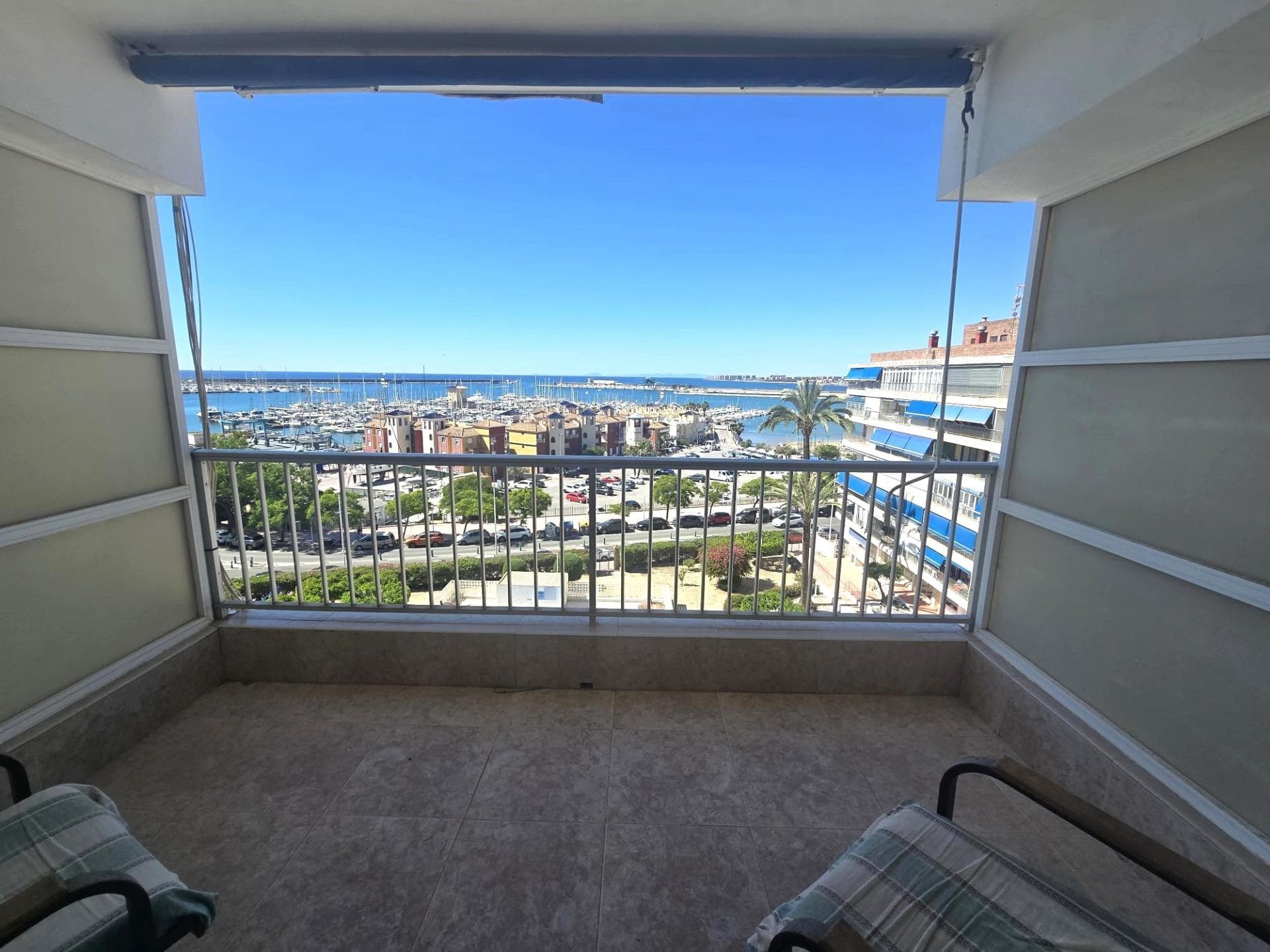Spacious apartment with sea views, opposite Marina Salinas port, just 300 meters from Acequión beach! It consists of a large living-dining room with access to the terrace offering splendid sea views, a fully equipped independent kitchen with a utility room (for washing machine, ...), three double bedrooms with built-in wardrobes and a bathroom with a shower. Furnished. The building has elevators. Located in a large Residential complex with a swimming pool, gardens, a tenis court, a play area for the children and a community parking. Perfect location, close to all amenities, shops, supermarkets, cafes, restaurants, bus stops, and so on.., just steps from the sea and about a 10-minute walk from Acequión beach and the Vistalegre Promenade.