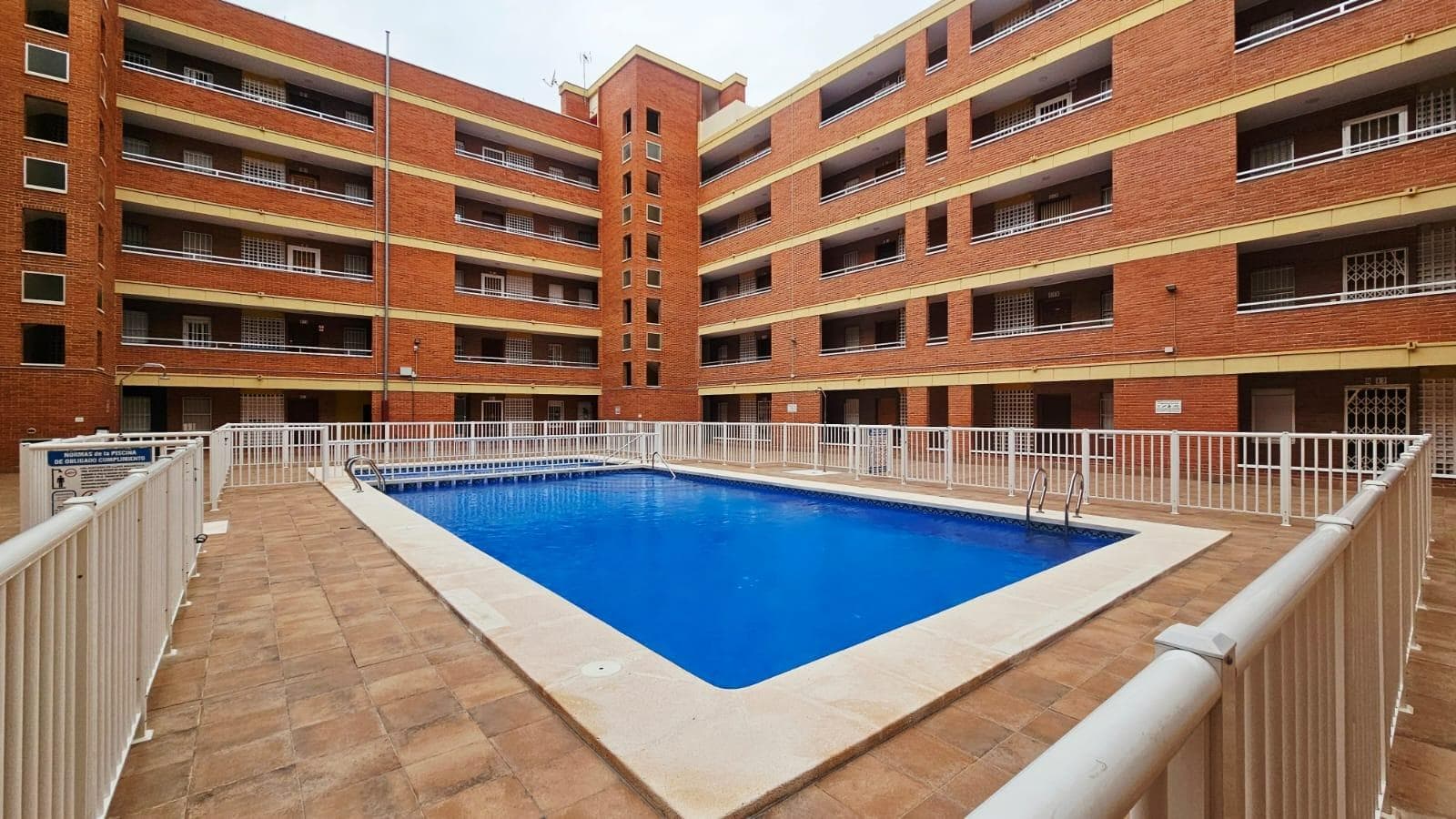 Live the Mediterranean just 150 meters from the sea. This bright renovated apartment in Playa de los Náufragos is perfect for enjoying the sun, tranquility, and life by the sea. It features 2 bedrooms, terrace, communal pool, and sea views, ideal both as a permanent residence and as an investment for vacation rental. Located in one of the most sought-after areas of Torrevieja, with all services just a few steps away. A unique opportunity to live or invest on the Costa Blanca. Renovated apartment, close to the sea, with high demand for vacation rentals. ✔ Pool ✔ Terrace ✔ Premium location Profitability + lifestyle. Don't hesitate to call us! Your dream is our goal!