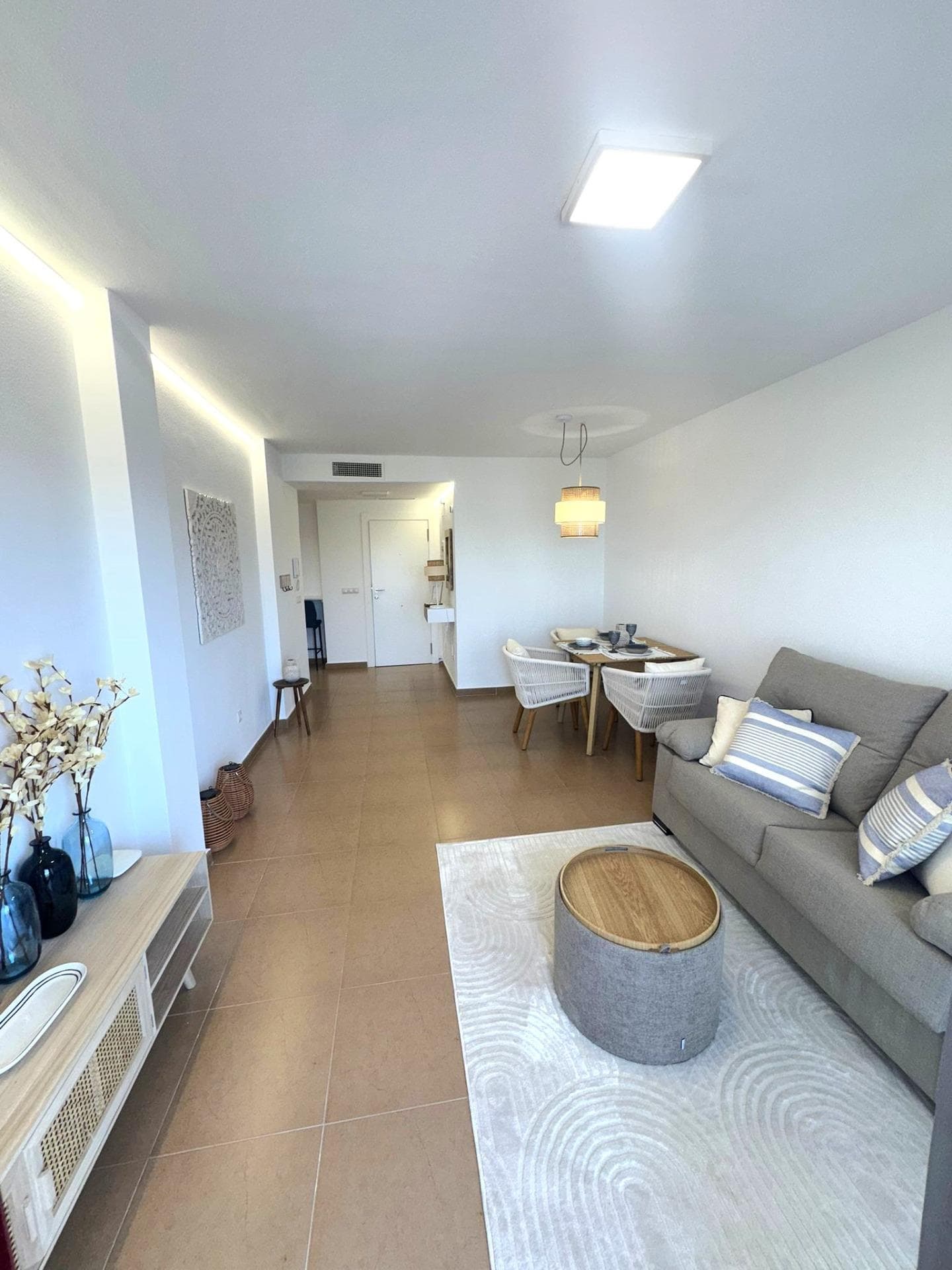 In the sought-after area of Centro-Acequión, we present this unique opportunity featuring several apartments for sale in the same building, all fully renovated and benefiting from the highly desirable south-facing orientation, ensuring sunshine and warmth all year round. Each property has been redesigned with a modern, sophisticated, and functional concept, optimizing every square meter to offer maximum comfort. A spacious modern living room connects directly to the private terrace — the perfect place to relax, dine outdoors, or enjoy the area’s privileged climate. The apartments offer 2 spacious double bedrooms with built-in wardrobes, a fully equipped kitchen with appliances, a modern bathroom with walk-in shower, and installed air conditioning for your total comfort. The properties are delivered fully furnished and equipped. Enjoy the convenience of having supermarkets, restaurants, health centers, and all essential services right on your doorstep, without needing a car. Available properties: 1ºA – €154,700 2ºA – €169,700 2ºB – €164,700 3ºA – €184,700 3ºB – €179,700 4ºA – €199,700 4ºB – €194,700 Will you let another buyer get ahead of you? Contact us today to schedule a viewing and choose your home before it’s gone.