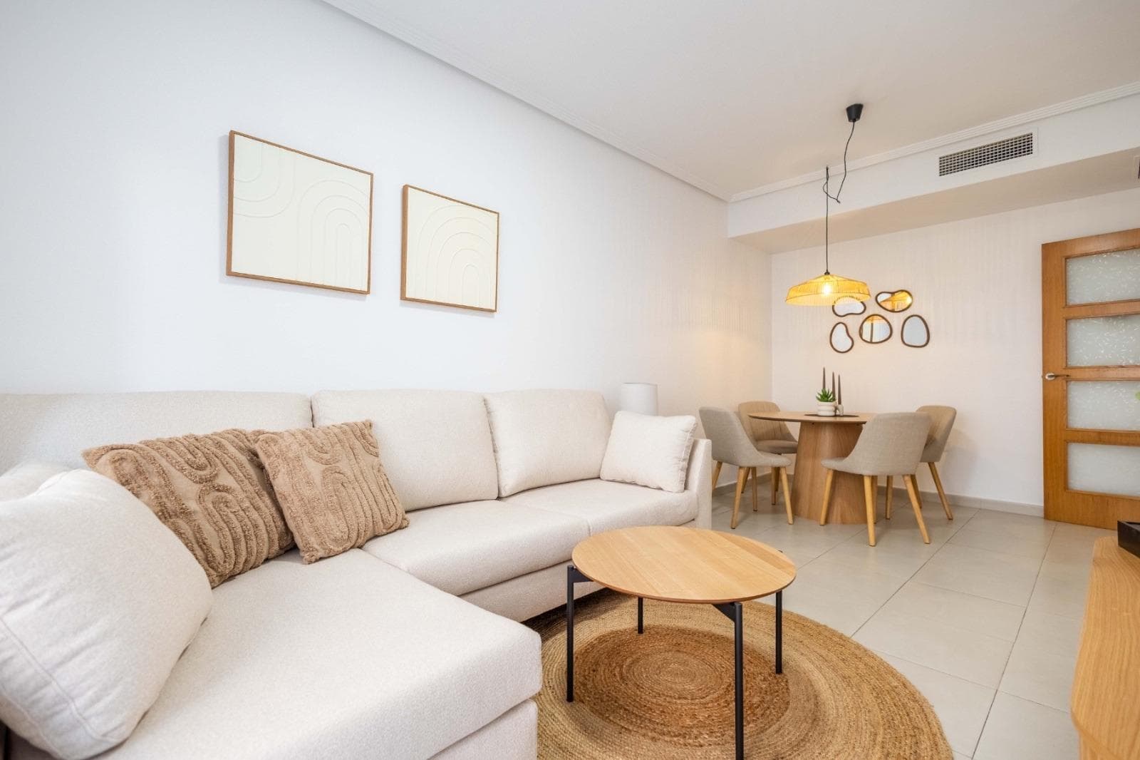 We offer this fully renovated apartment for sale in the Las Calas area of Torrevieja, located just 200 metres from Playa del Cura and only a short walk from the new leisure and entertainment area of Torrevieja’s port. Its privileged location makes it ideal both as a permanent residence and as a highly sought-after holiday property on the Costa Blanca. The apartment is distributed into 3 spacious bedrooms, 2 modern bathrooms, a bright living-dining room with access to a large terrace, and a separate kitchen with a utility/laundry area. The property is sold fully furnished, equipped with quality furniture, and ready to move into. A private parking space is included in the price, adding comfort and value to this excellent home in the city centre. This property stands out for its unbeatable location: just a few steps from the promenade, Playa del Cura, and the centre of Torrevieja. All essential services (supermarkets, restaurants, pharmacies, shops, public transport, and leisure areas) are within walking distance. Its surroundings are ideal for enjoying the Mediterranean lifestyle, with excellent road connections and access to all points of the Costa Blanca.