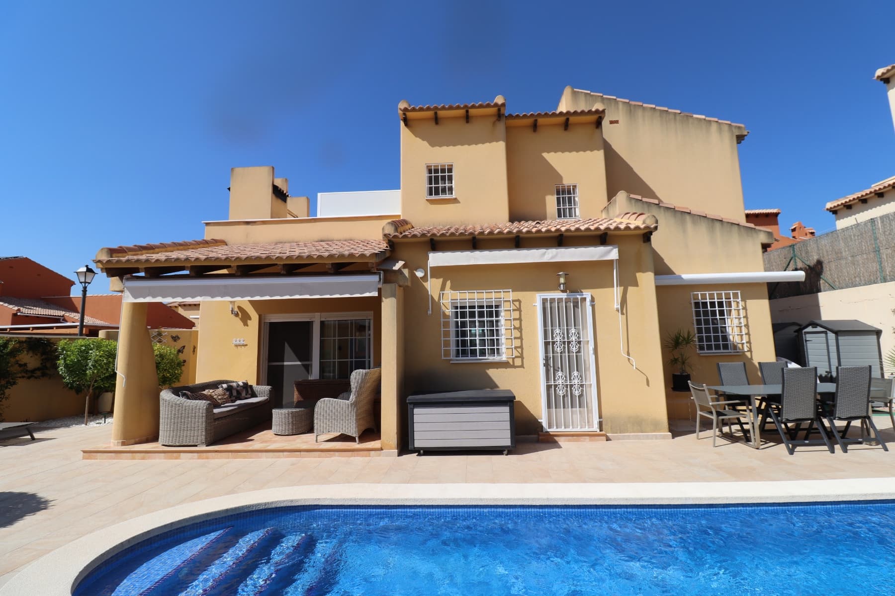 This superb villa is ideally located in a very quiet residential area within walking distance of the famous thermal baths and less than 2 kms from the town of Fortuna with all amenities. It consists on the ground floor of an entrance hall, a living/dining room, and a new and very well equipped kitchen, a storage space, a bedroom with en suite bathroom and a separate toilet. Upstairs are 2 additional bedrooms, a bathroom and a terrace on which the solar water heater is located. The bay windows of the living room open directly onto a covered terrace and the beautiful 8x4 heated pool with a heat pump. The outdoor space also offers a magnificent summer kitchen, a technical room (swimming pool), a shed (6m), a car port for the car and some fruit trees. This villa has all the modern comforts: water connection, electricity, internet (optical fiber), drainage, reversible air conditioning, wood cassette, fans, fitted wardrobes in all rooms. This property has been furnished and decorated with great care and taste and is in perfect condition.