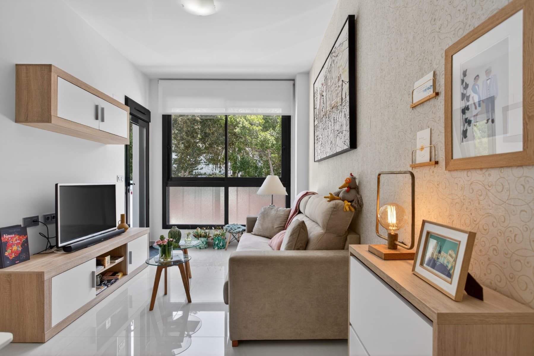 Discover this beautiful south-facing apartment located in the centre of Torrevieja, just a short walk from shops, supermarkets, restaurants and all essential services. Built in 2021 and maintained in impeccable condition, this 49 m² property is ready to move into immediately, with no additional investment required.The apartment offers a spacious bedroom, a modern bathroom and a bright living area filled with natural light throughout the day thanks to its excellent south-facing orientation. The living room features a comfortable sofa bed, providing additional accommodation for family and guests. The kitchen is fully equipped, and the property is sold completely furnished, allowing you to enjoy your new home from day one.Designed for year-round comfort, the apartment benefits from ducted air conditioning throughout and electric shutters in all rooms, offering both convenience and privacy at the touch of a button.Outside, a pleasant 5 m² balcony terrace provides the perfect place to enjoy your morning coffee in the sunshine, dine outdoors or simply relax in the Mediterranean climate. Residents also have access to a communal swimming pool, ideal for cooling off during the warm summer months.A highly valuable feature in the centre of Torrevieja is the private parking space included in the price, ensuring comfort and peace of mind all year round.The location is exceptional, within walking distance of supermarkets, pharmacies, restaurants, the municipal market, the seafront promenade and the beautiful beaches of Torrevieja. Everything you need is right on your doorstep.Whether you are looking for a permanent residence, a holiday home in the sun or a high-yield rental investment, this property represents an excellent opportunity in one of the most sought-after areas of the Costa Blanca South.Property Highlights:Built in 2021South-facing orientation1 bedroom and 1 bathroomFully furnished and equippedDucted air conditioning throughoutElectric shuttersSofa bed in the living room5 m² balcony terracePrivate garage space includedCommunal swimming poolPrime central location close to all amenitiesMatterport virtual tour availableA turnkey property offering comfort, convenience and excellent investment potential in the heart of Torrevieja.