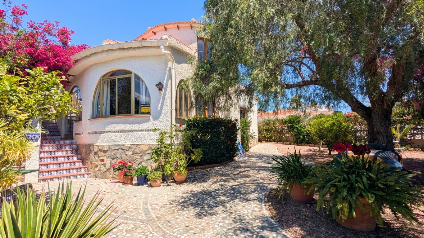 We are delighted to present this beautifully maintained detached villa, ideally located in a quiet street just a short walk from the vibrant heart of Ciudad Quesada. Situated on a generous plot of 547m², this beautiful property offers a built area of &8203;&8203;214m² and offers plenty of space both inside and out.The villa offers 4 spacious bedrooms and 3 bathrooms, making it a perfect choice for families, holidaymakers or those looking for comfortable and stylish living all year round. 3 bedrooms and 2 bathrooms are located on the ground floor, with an external staircase leading to an additional studio upstairs with a bedroom, bathroom, lounge and kitchen. The most striking feature is the private swimming pool, surrounded by a lush, landscaped garden that offers privacy and a peaceful setting to relax or entertain. Whether you are enjoying a morning coffee or entertaining, the outside space is just as inviting as the inside. Internally, the villa is well laid out with light and airy living areas that seamlessly connect to the outside space.The property has been designed for comfortable Mediterranean living with plenty of natural light, generous rooms and high quality finishes. The property is located within walking distance of the main street of Ciudad Quesada, giving you easy access to a wide range of bars, restaurants, shops and services, whilst enjoying the peace and privacy of a quiet residential area. This is a fantastic opportunity to own a beautiful detached villa in one of the most sought after areas of the Costa Blanca.