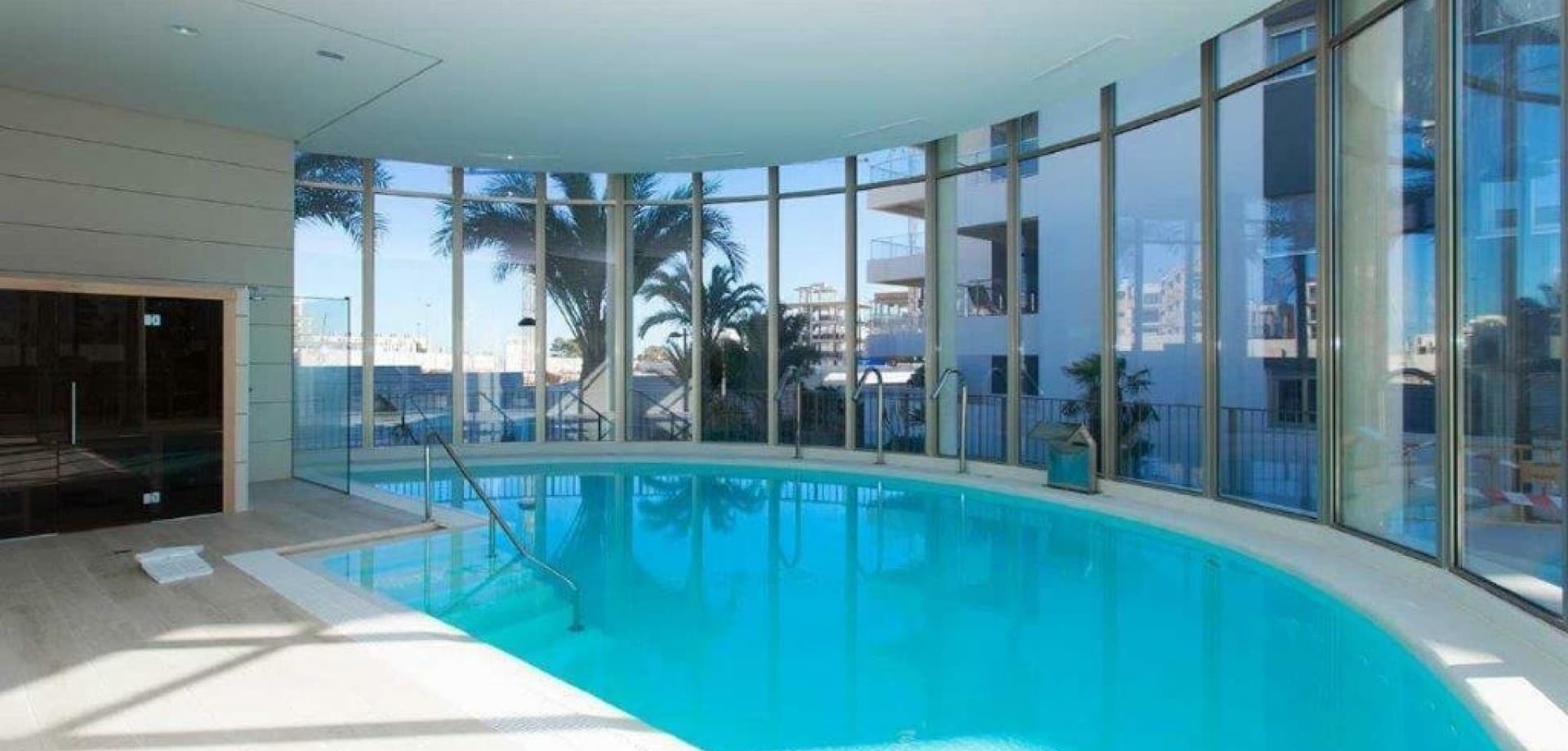 Discover this elegant and fully furnished apartment located in the sought-after Green Hills residential complex in Villamartín, Orihuela Costa.Situated on the second floor of block 5, this home offers a perfect blend of comfort, style, and modern Mediterranean living.The apartment features three spacious bedrooms and two contemporary bathrooms, including one en-suite. The interior is beautifully designed with a high-quality finish and modern furniture, all included in the price — ready to move in and enjoy.A large sunny terrace offers lovely open views, ideal for relaxing or dining outdoors.The Green Hills complex is one of the most complete in the area, offering three swimming pools (two outdoor and one heated indoor), a sauna, and a gym. Solar panels have been installed for the entire community, helping reduce energy costs.Located close to Villamartín Plaza, La Zenia Boulevard, and several golf courses, this property is perfect for year-round living or as a luxury holiday home on the Costa Blanca.