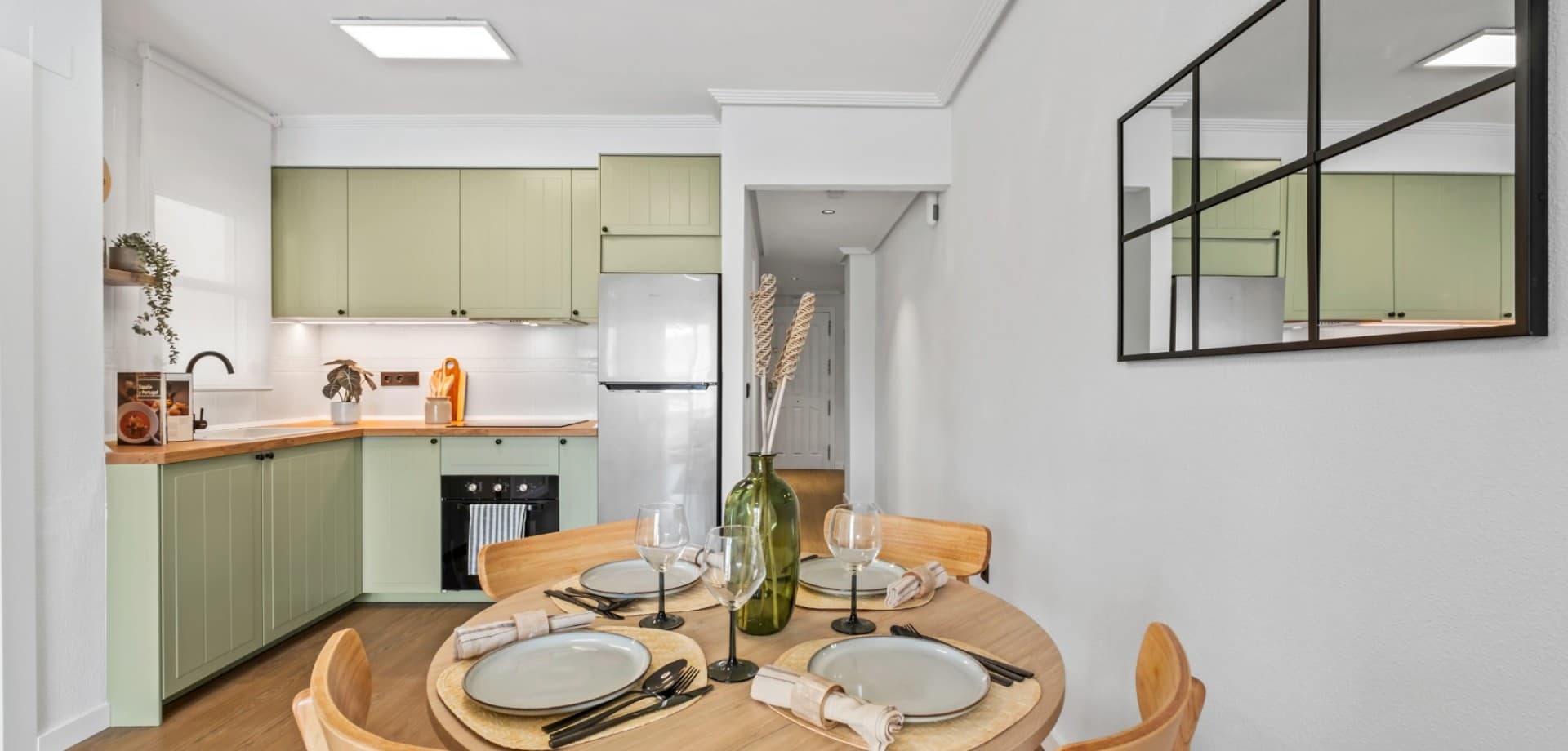 Located in the heart of Playa Flamenca on the southern Costa Blanca, this beautifully renovated apartment offers the perfect combination of comfort, sunshine, and Mediterranean lifestyle in one of the area’s most sought-after locations.The property features approximately 60 m² of living space and enjoys a desirable south-facing orientation, allowing natural light to fill the apartment throughout the day. The bright and welcoming living and dining area connects seamlessly with a fully fitted open-plan kitchen, creating a modern and practical layout ideal for both everyday living and holidays in the sun.The apartment offers two bedrooms, one modern bathroom, and a sunny south-facing terrace — the perfect spot to enjoy outdoor dining, relaxing afternoons, or the Mediterranean climate all year round.Sold fully furnished and presented in renovated condition, the property is ready to move into immediately, making it an excellent option as a holiday home, permanent residence, or rental investment on the Costa Blanca.Residents also benefit from access to a communal swimming pool, while shops, restaurants, cafés, and all daily amenities are located nearby. The beautiful beaches of Playa Flamenca are only around 1.5 km away.Whether you are looking for a sunny getaway in Spain or a smart investment opportunity in a high-demand area, this apartment is an excellent choice.