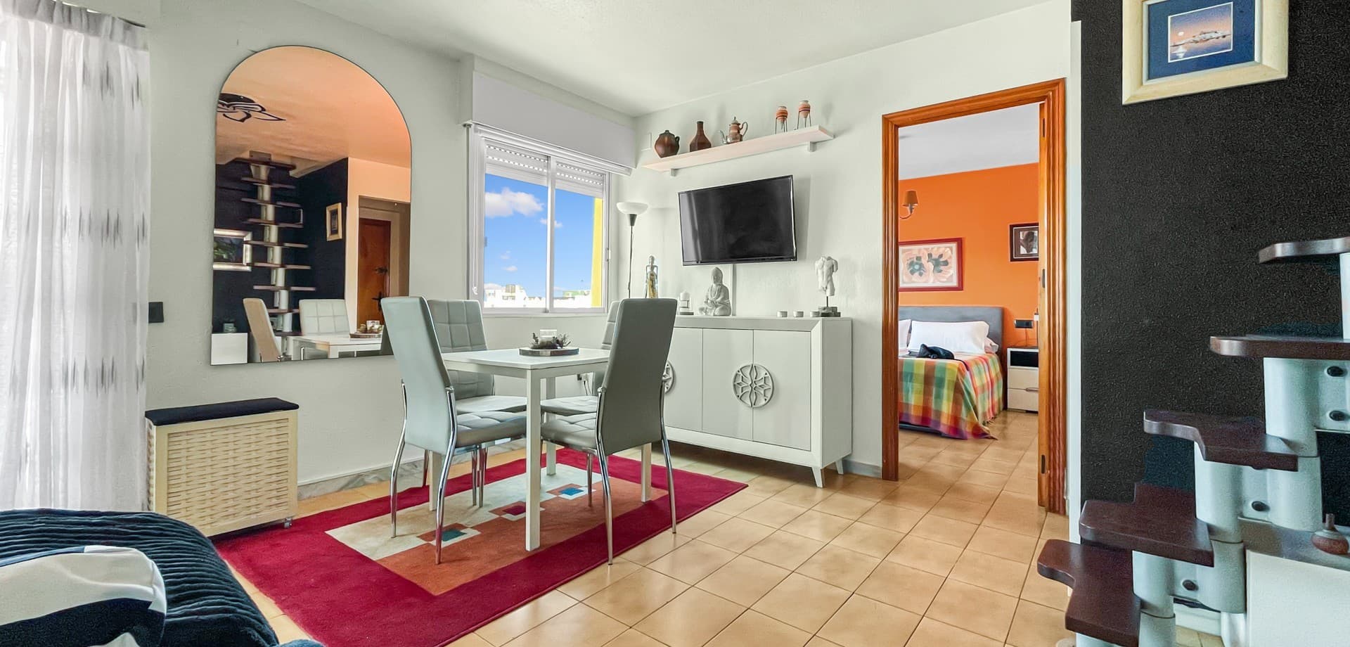 This bright and welcoming apartment offers a unique layout and plenty of character, making it an excellent choice as a holiday home, permanent residence, or investment property on the Costa Blanca.With 57 m² of built area, the property features two bedrooms, including a charming loft-style bedroom that adds personality and a distinctive touch to the home. The practical open-plan kitchen connects seamlessly with the living and dining area, creating a comfortable and sociable space for everyday living.The true highlight of the property is its spectacular balcony. With beautiful open views and a distinctive covered design, this outdoor space becomes a natural extension of the home and the perfect place to enjoy breakfast, relax with a book, or unwind while taking in the surroundings.The apartment is presented in good condition and ready to move into, offering a comfortable living environment from day one.Located on the third floor of a building with lift access, the property benefits from north and east orientations, allowing for pleasant natural light throughout the day. Air conditioning with hot and cold functions ensures comfort in every season.Whether you are looking for a lock-up-and-leave holiday property, a cosy permanent home, or an investment opportunity on the Costa Blanca, this charming apartment is well worth viewing.