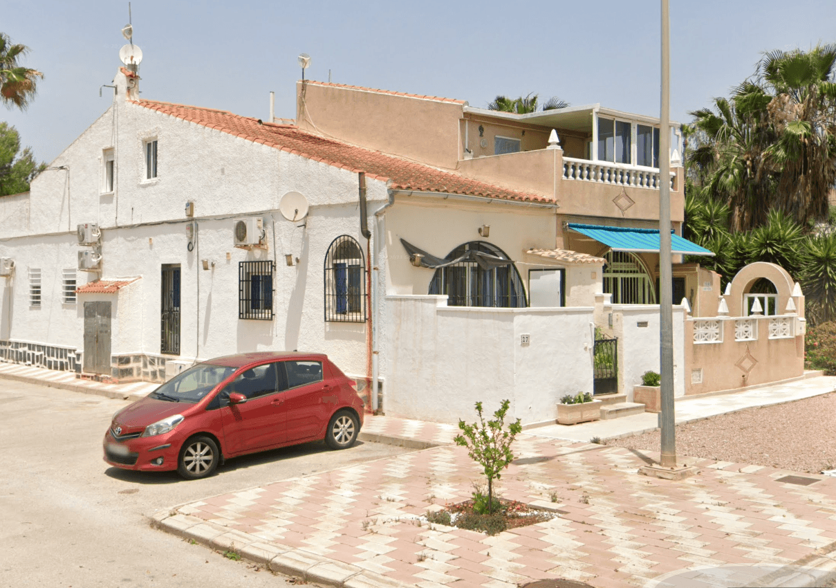 Bedrooms: 2, Bathrooms: 2, Town House in Torrevieja, Alicante, Spain